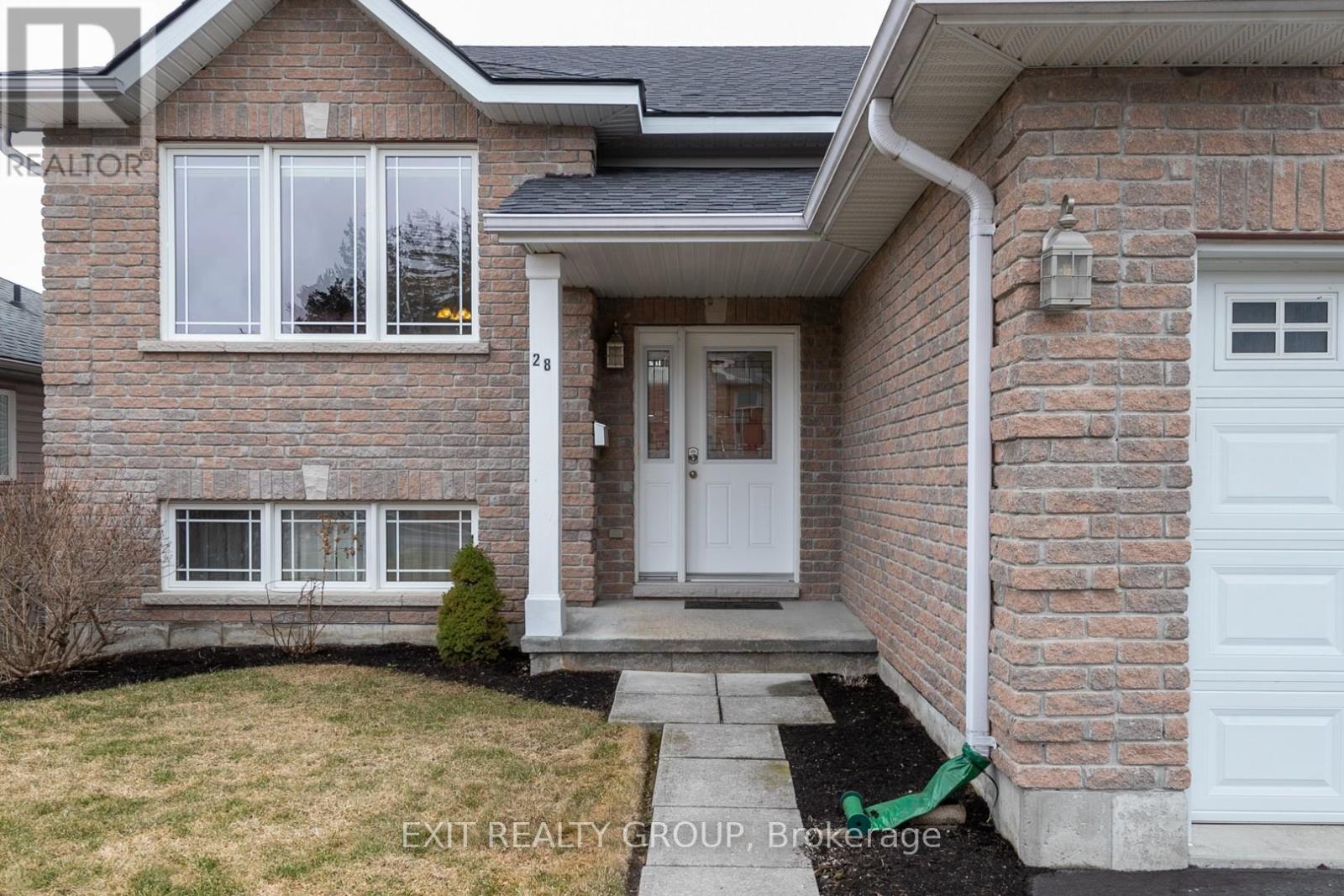 28 Kyle Court, Quinte West, Ontario  K0K 2C0 - Photo 2 - X12548598