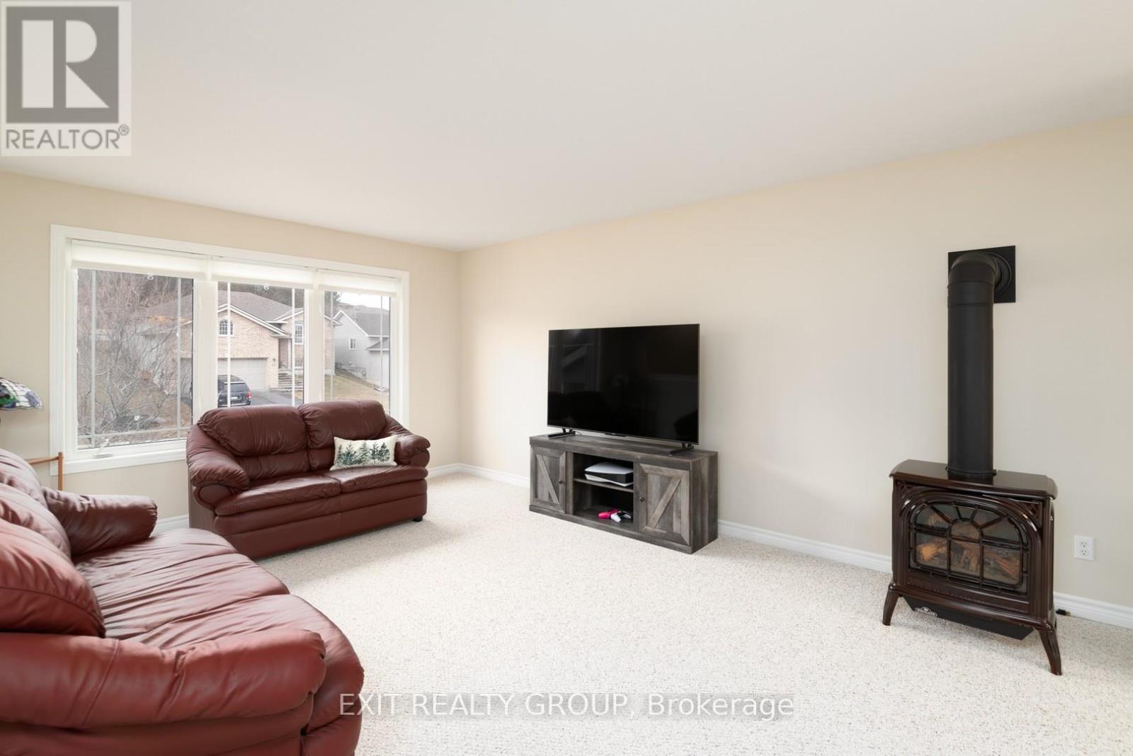 28 Kyle Court, Quinte West, Ontario  K0K 2C0 - Photo 5 - X12548598