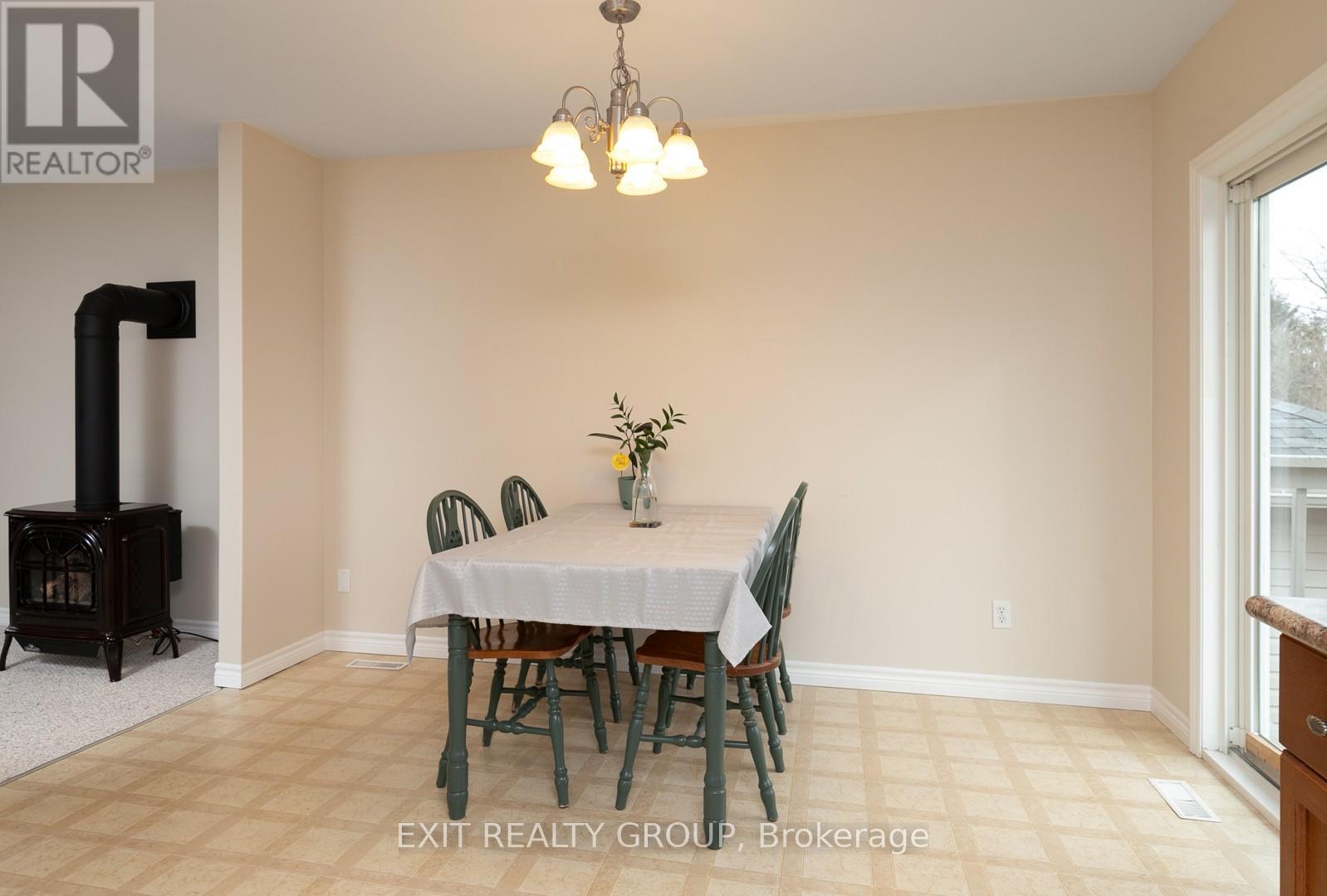 28 Kyle Court, Quinte West, Ontario  K0K 2C0 - Photo 9 - X12548598