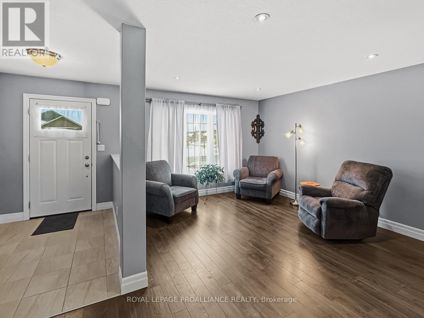 8 Tessa Boulevard, Belleville, Ontario  K8N 4Z5 - Photo 5 - X12551954