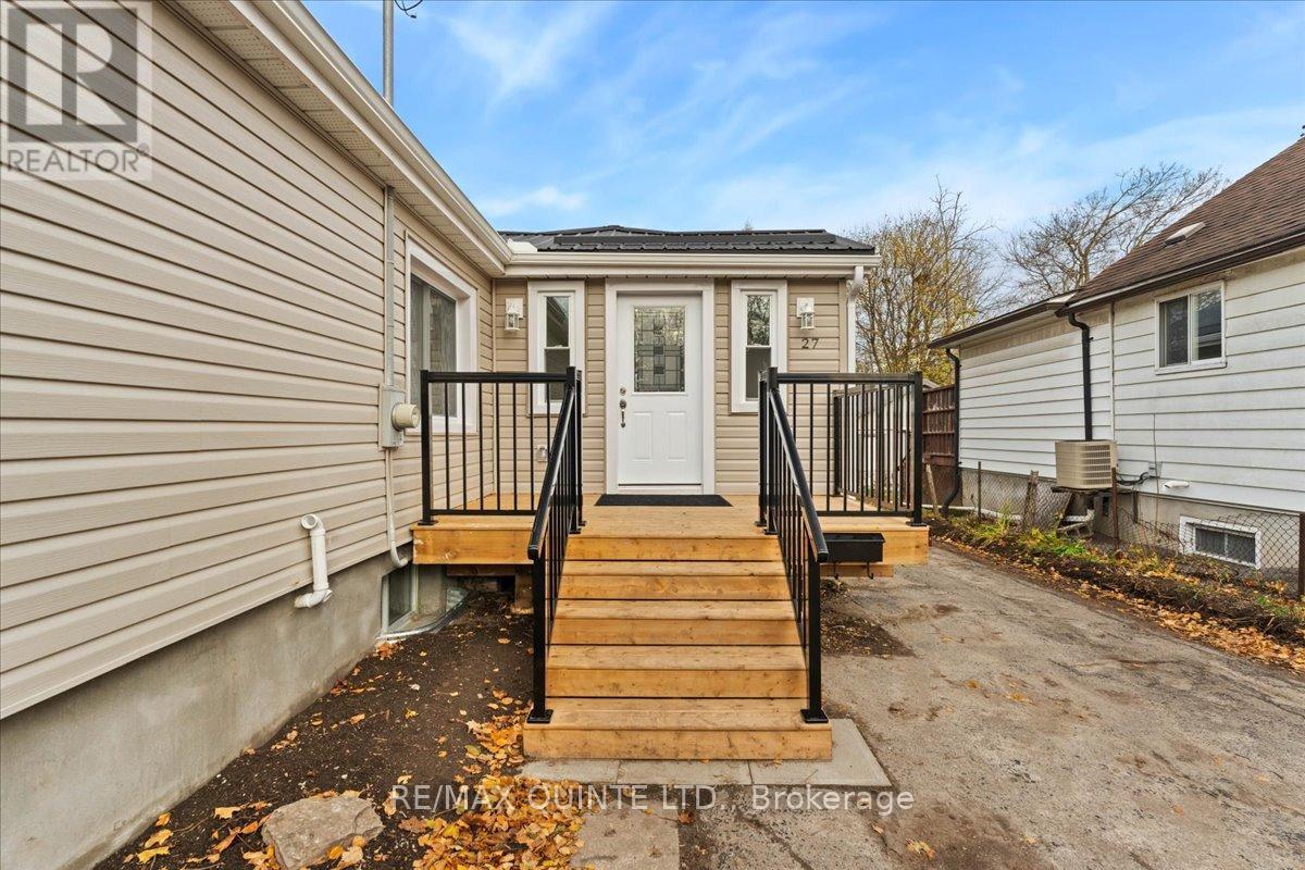 27 Purdy Street, Belleville, Ontario  K8P 1Y8 - Photo 3 - X12555446