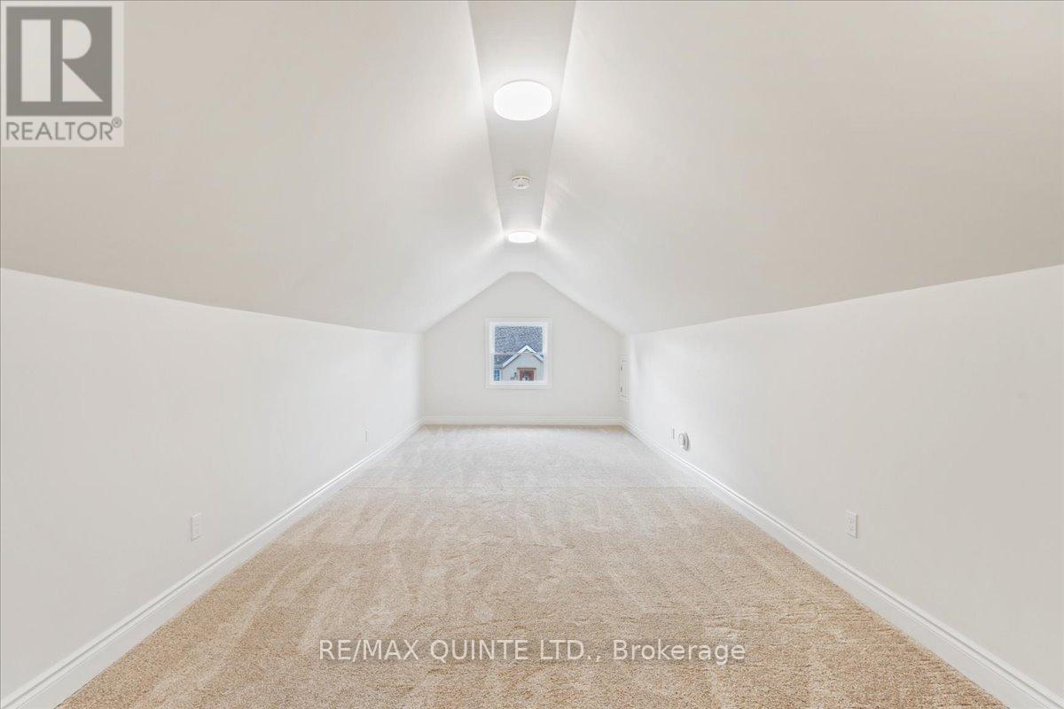 27 Purdy Street, Belleville, Ontario  K8P 1Y8 - Photo 32 - X12555446