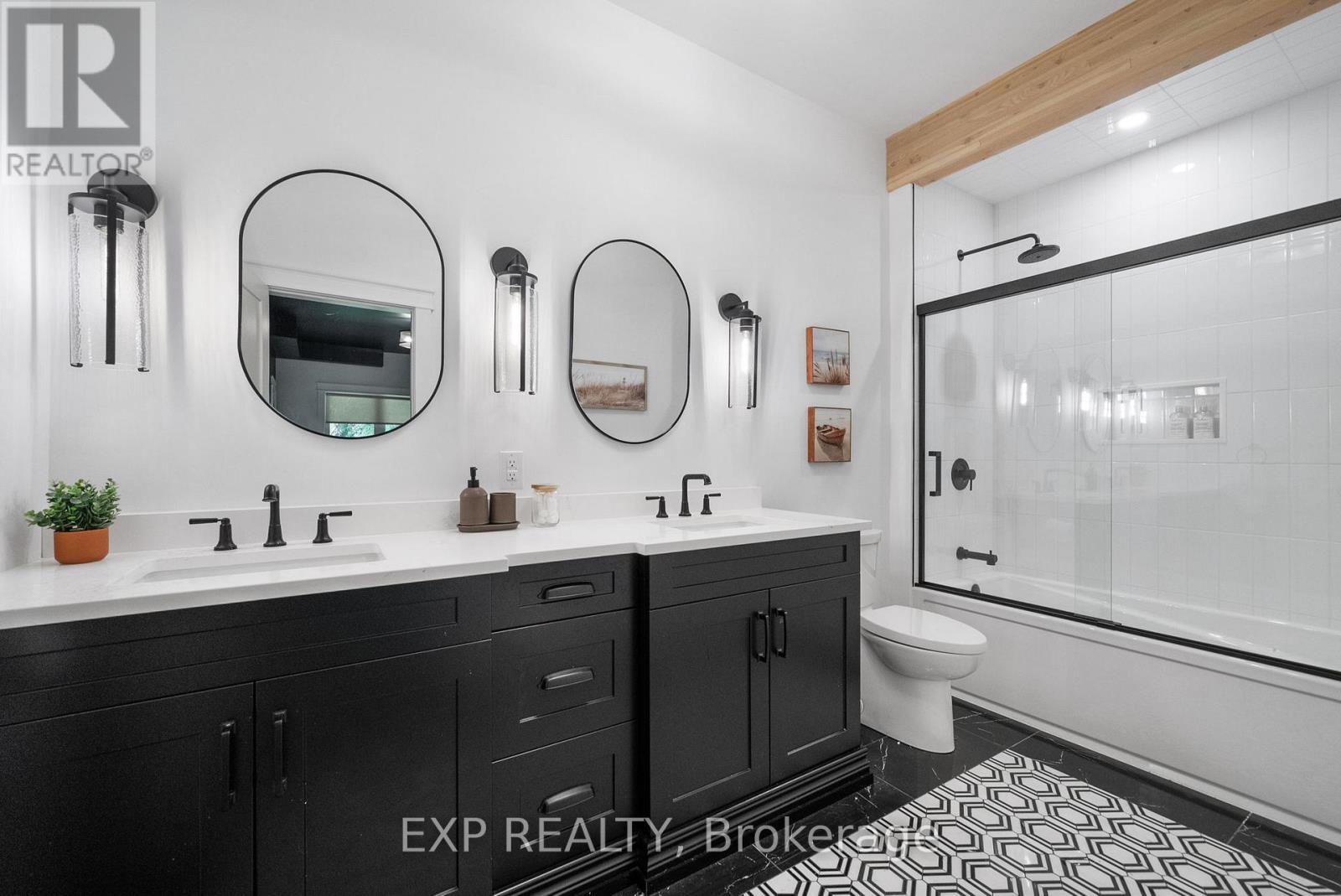 1499 Lakeside Drive, Prince Edward County, Ontario  K0K 1T0 - Photo 21 - X12556074