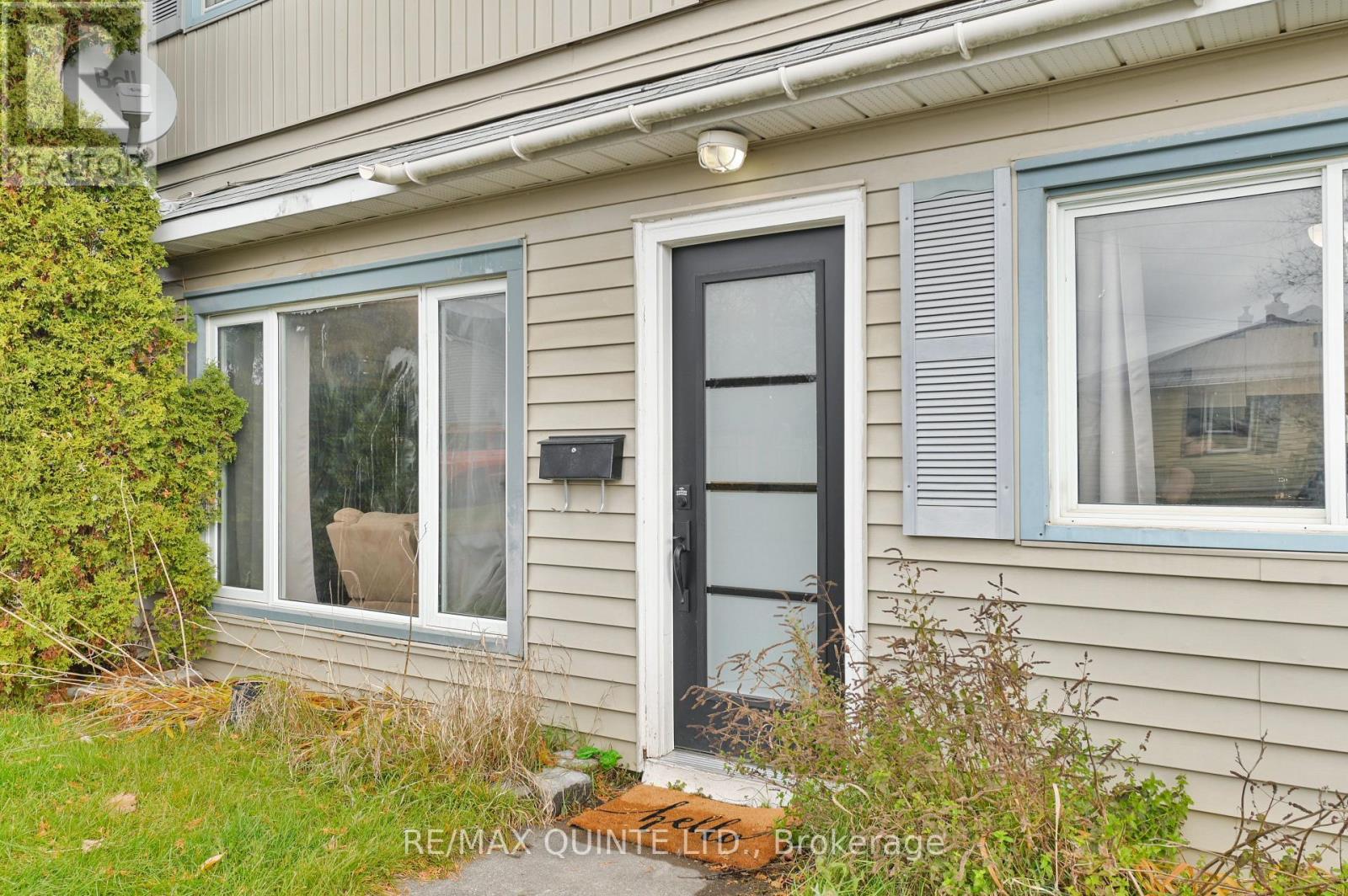 60 OXFORD ROAD, Quinte West, Ontario