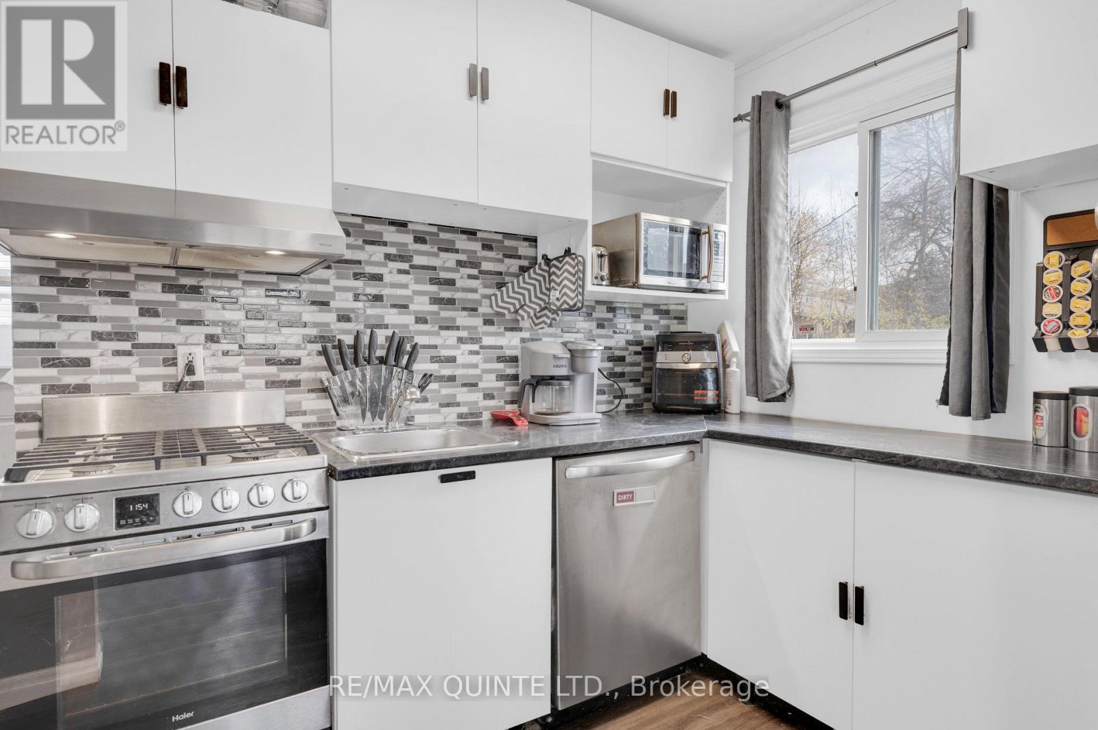 60 Oxford Road, Quinte West, Ontario  K0K 2C0 - Photo 9 - X12556168