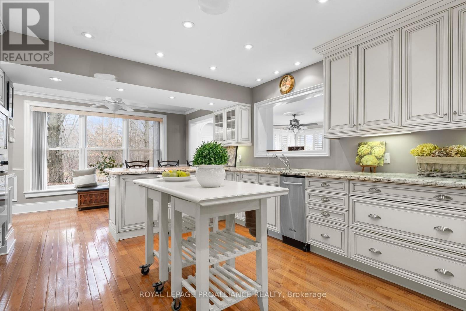 25 Prinyers Cove Crescent, Prince Edward County, Ontario  K0K 2T0 - Photo 11 - X12560762