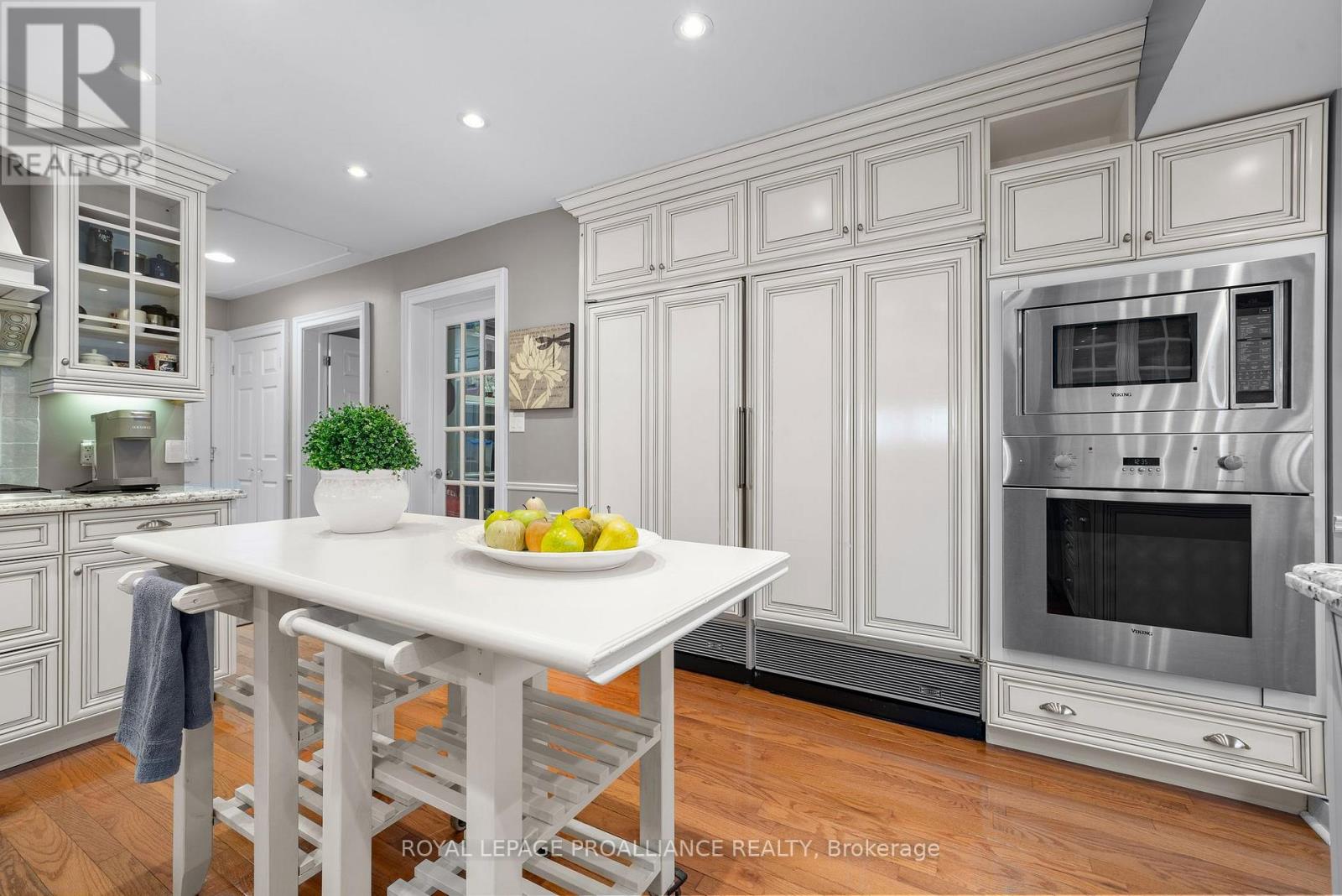 25 Prinyers Cove Crescent, Prince Edward County, Ontario  K0K 2T0 - Photo 12 - X12560762