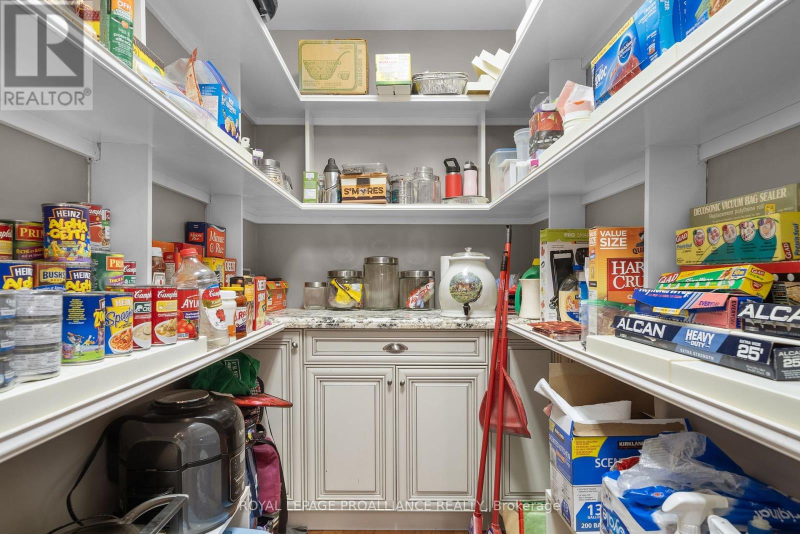 25 Prinyers Cove Crescent, Prince Edward County, Ontario  K0K 2T0 - Photo 13 - X12560762