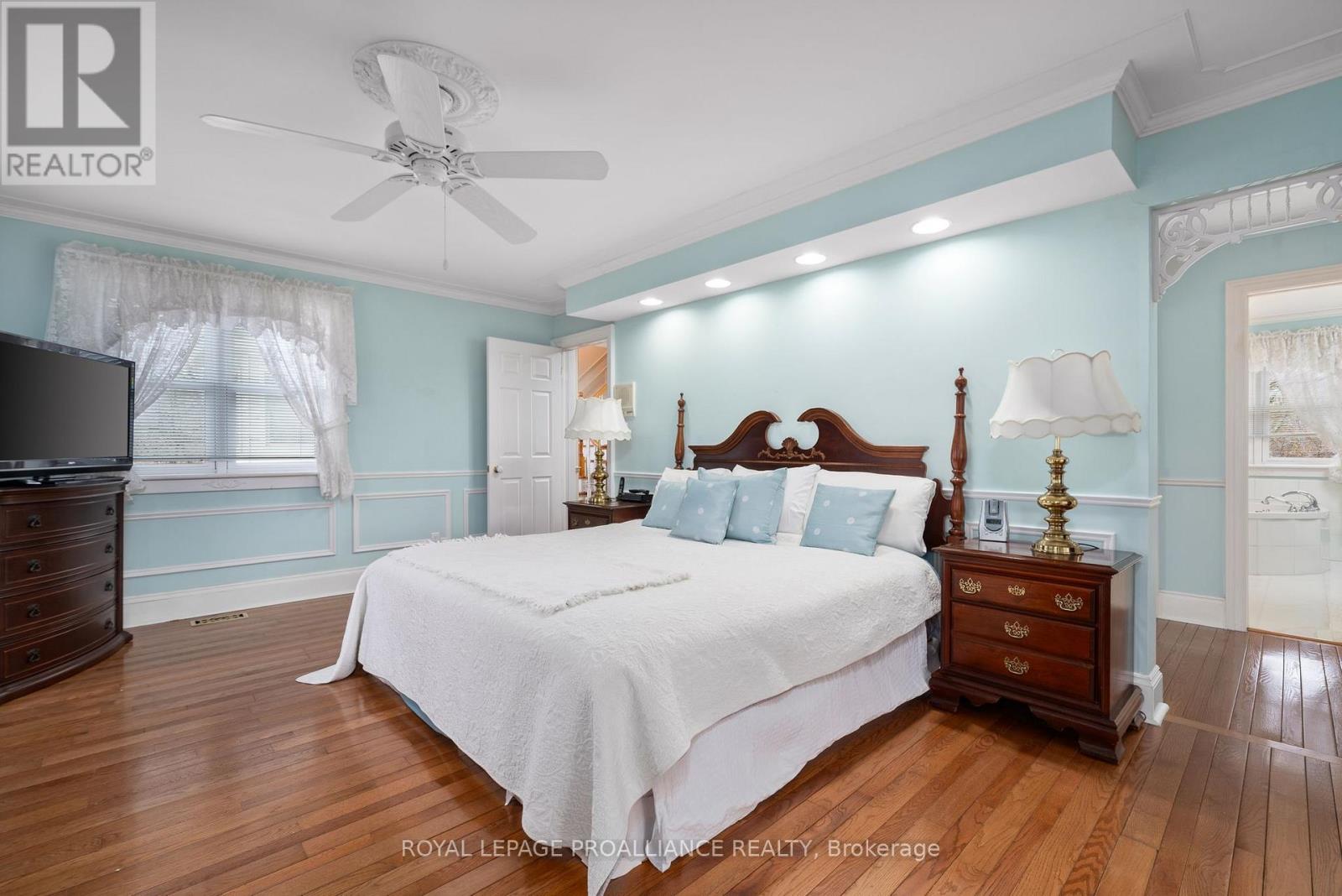 25 Prinyers Cove Crescent, Prince Edward County, Ontario  K0K 2T0 - Photo 22 - X12560762