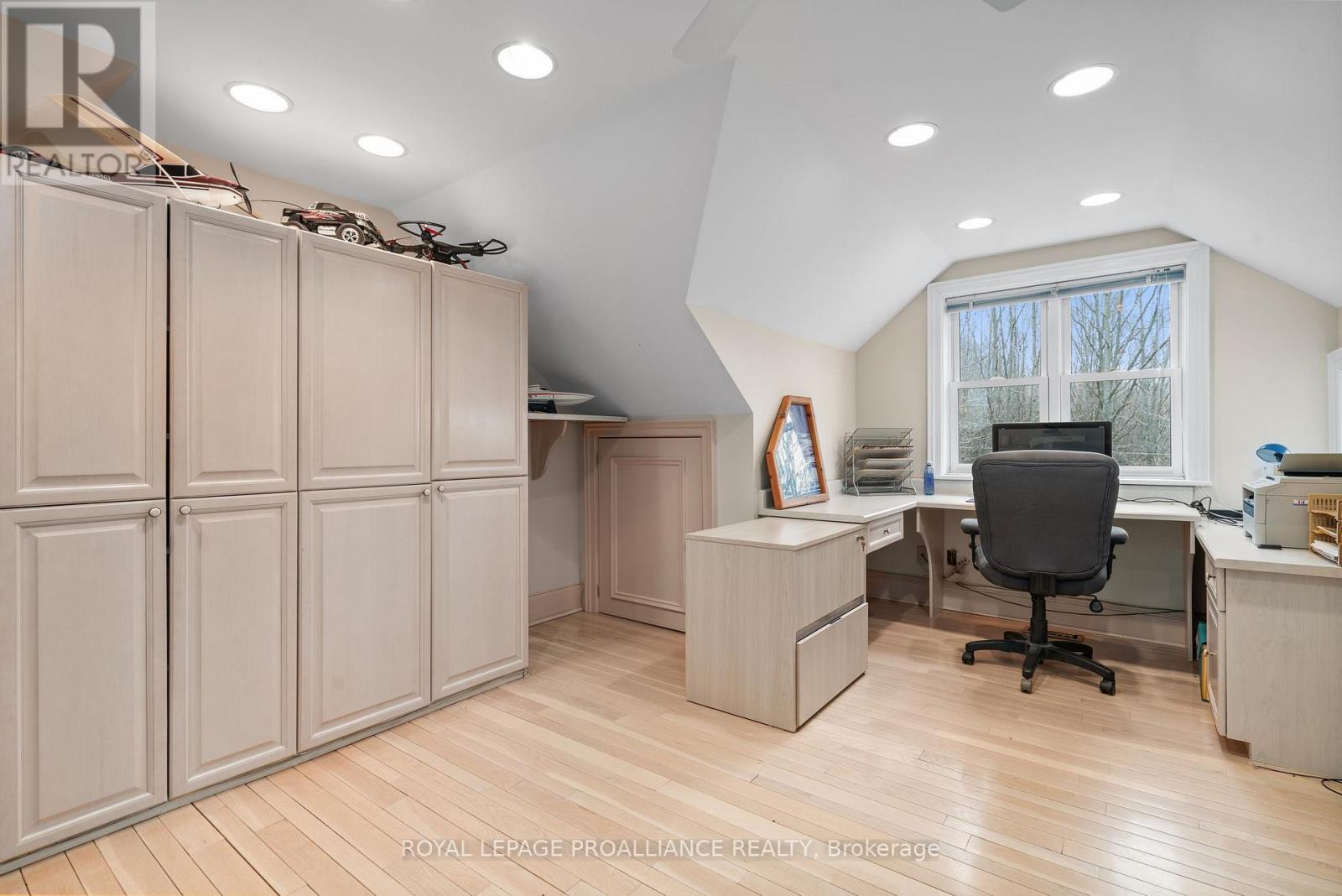 25 Prinyers Cove Crescent, Prince Edward County, Ontario  K0K 2T0 - Photo 30 - X12560762