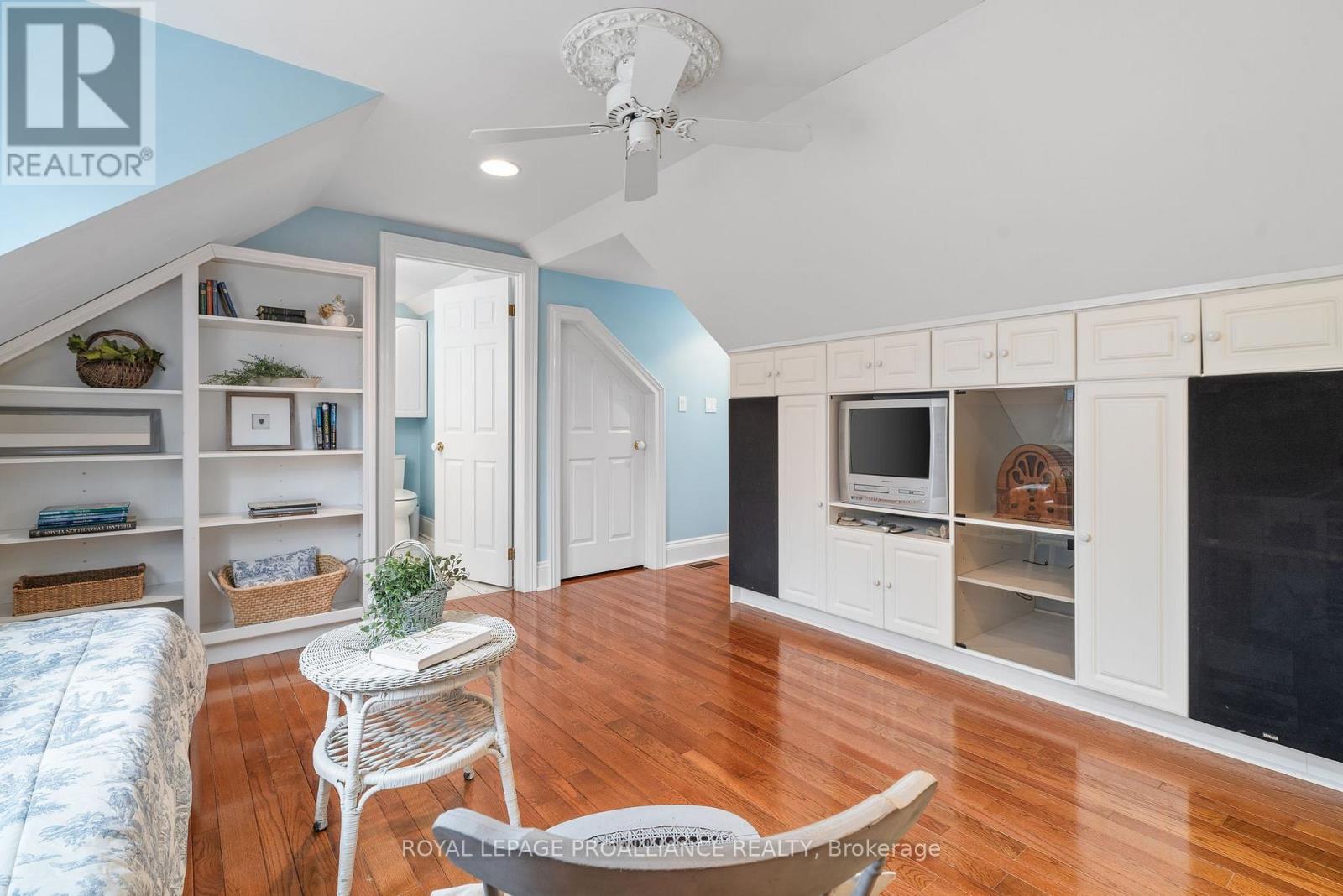 25 Prinyers Cove Crescent, Prince Edward County, Ontario  K0K 2T0 - Photo 32 - X12560762