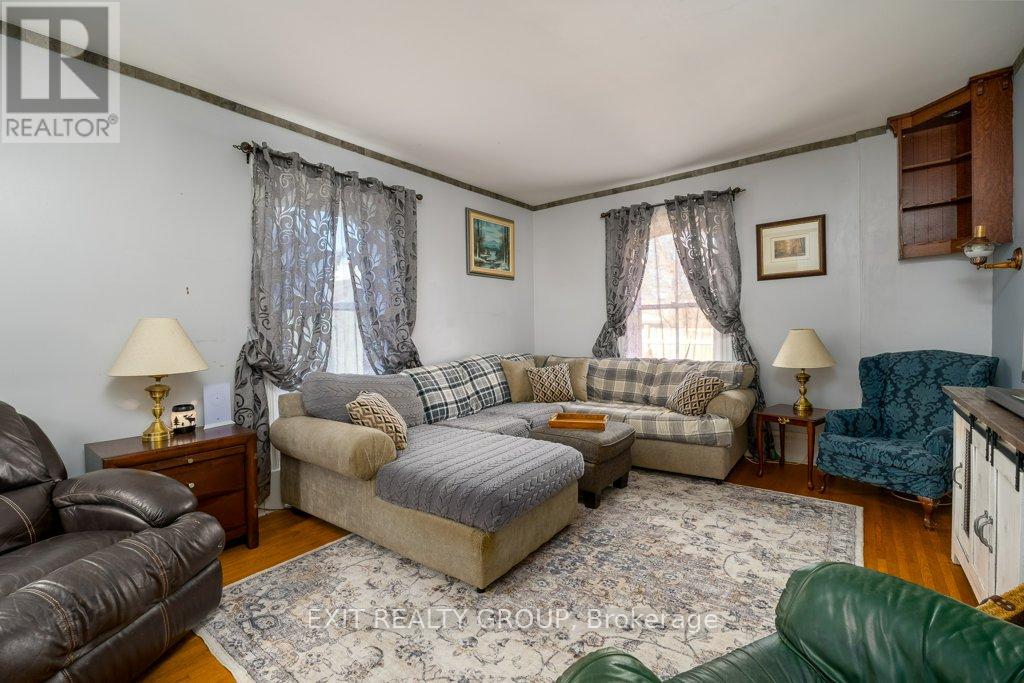 138 Colborne Street, Tweed, Ontario  K0K 3J0 - Photo 10 - X12564094