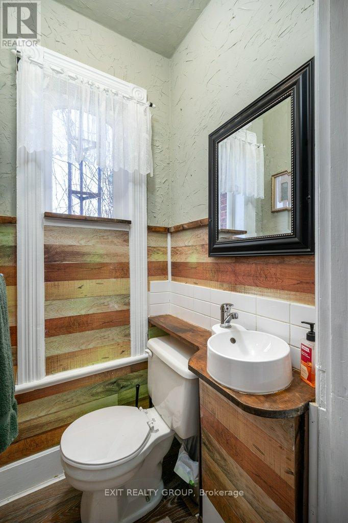 138 Colborne Street, Tweed, Ontario  K0K 3J0 - Photo 12 - X12564094