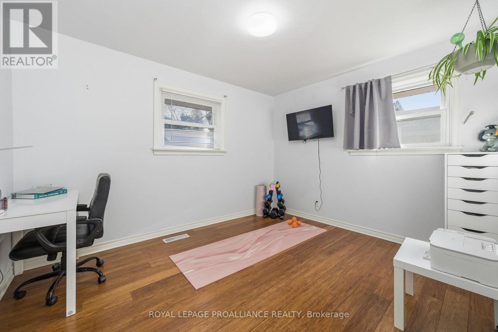 81 Crestview Avenue, Belleville, Ontario  K8N 1W6 - Photo 17 - X12564372