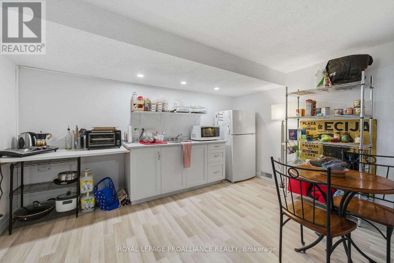 81 Crestview Avenue, Belleville, Ontario  K8N 1W6 - Photo 25 - X12564372