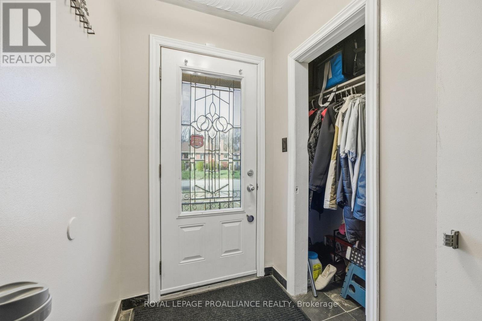 81 Crestview Avenue, Belleville, Ontario  K8N 1W6 - Photo 5 - X12564372