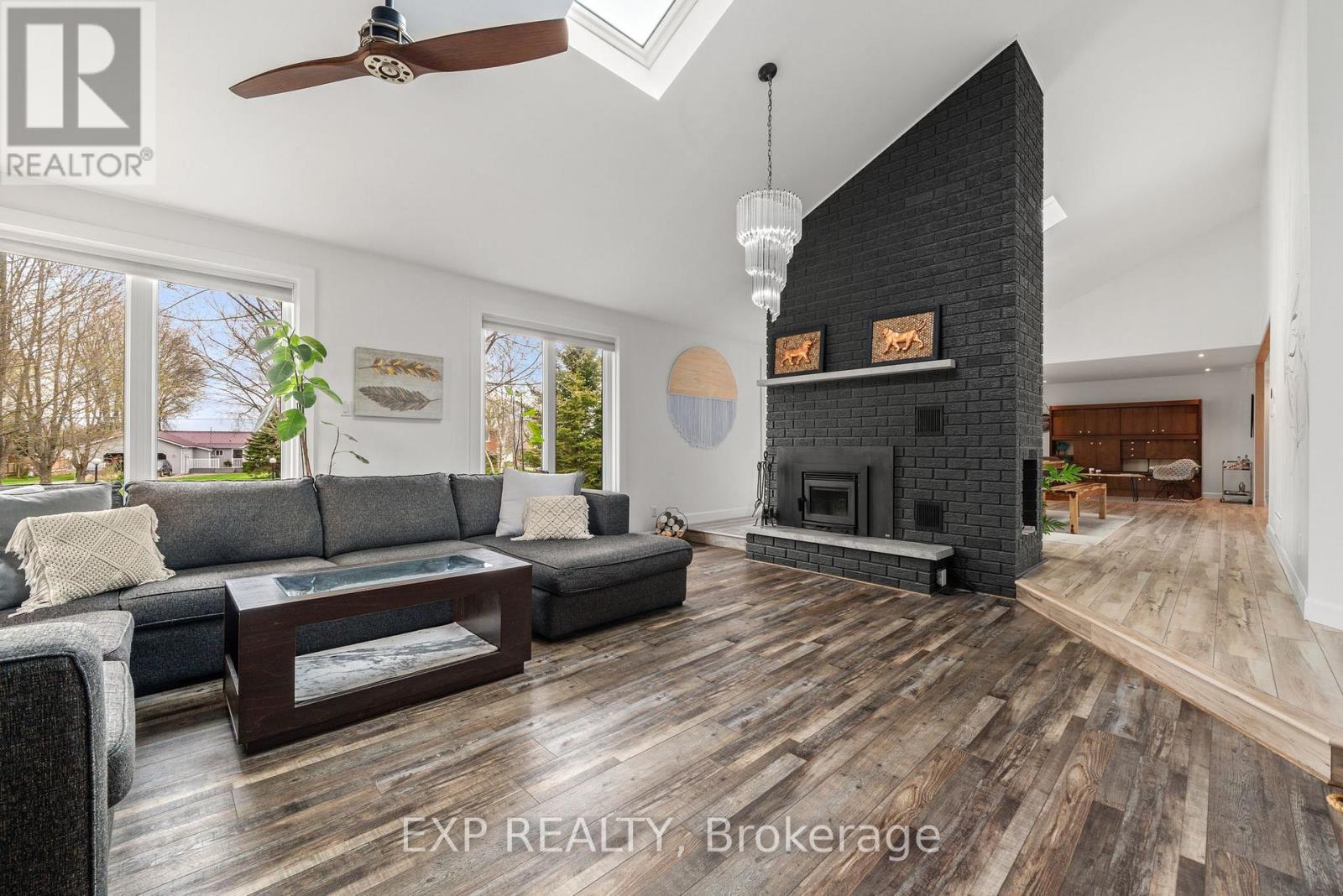 135 Hiscock Shores Road, Prince Edward County, Ontario  K0K 1L0 - Photo 17 - X12571148