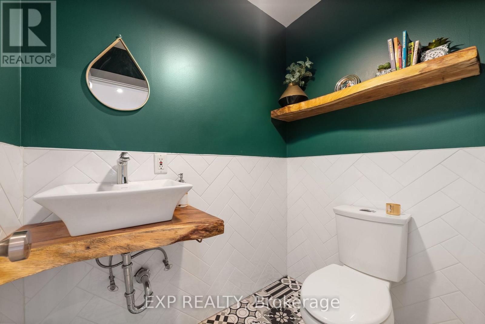 135 Hiscock Shores Road, Prince Edward County, Ontario  K0K 1L0 - Photo 22 - X12571148