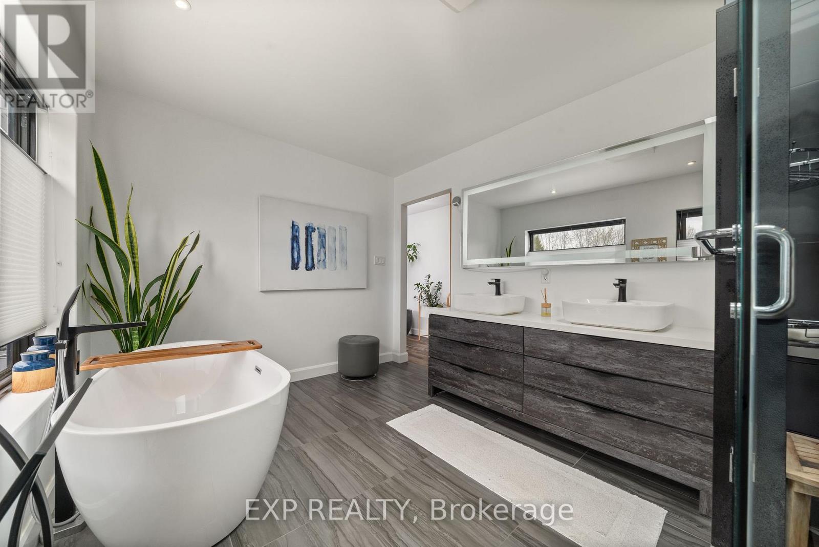 135 Hiscock Shores Road, Prince Edward County, Ontario  K0K 1L0 - Photo 35 - X12571148