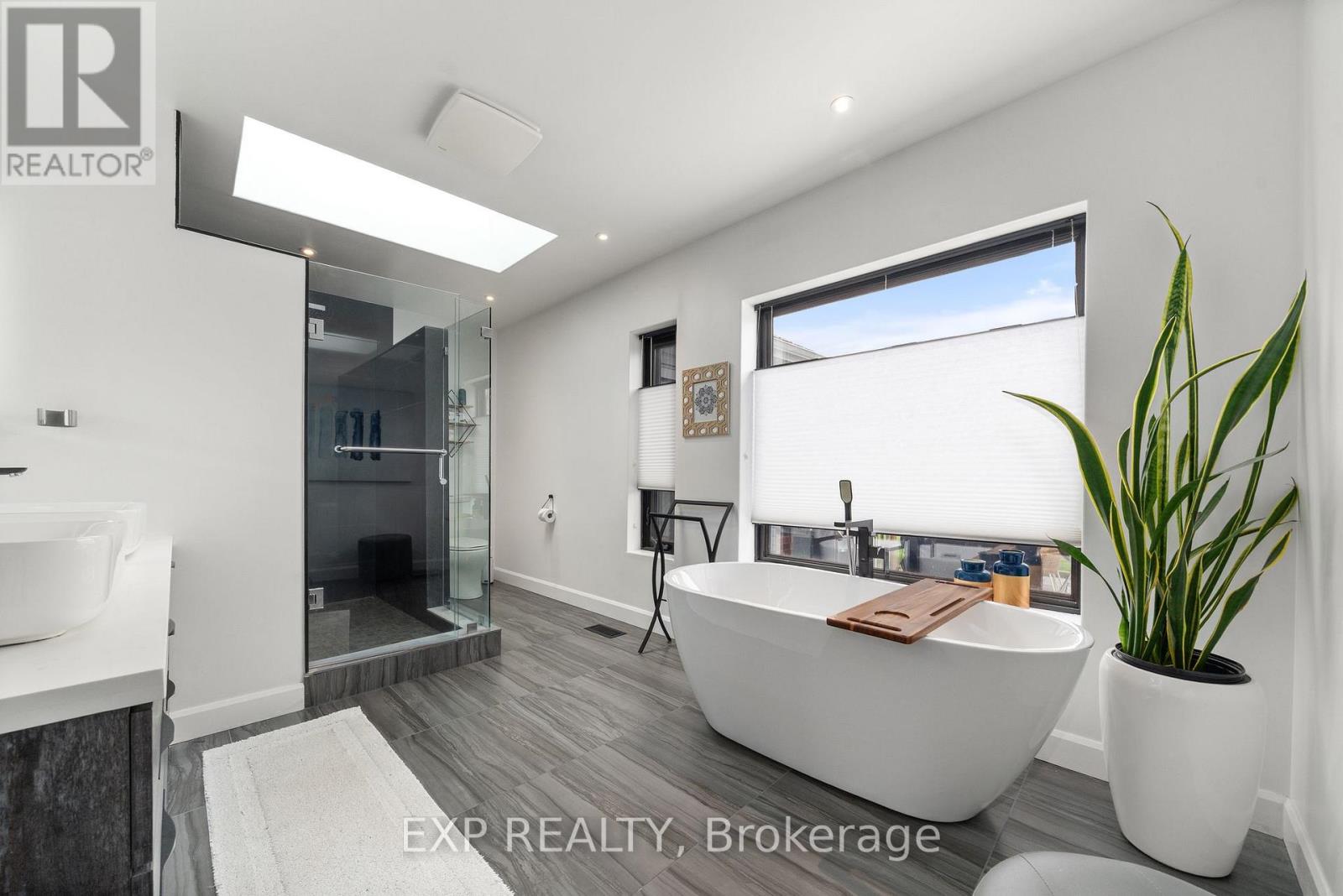 135 Hiscock Shores Road, Prince Edward County, Ontario  K0K 1L0 - Photo 37 - X12571148