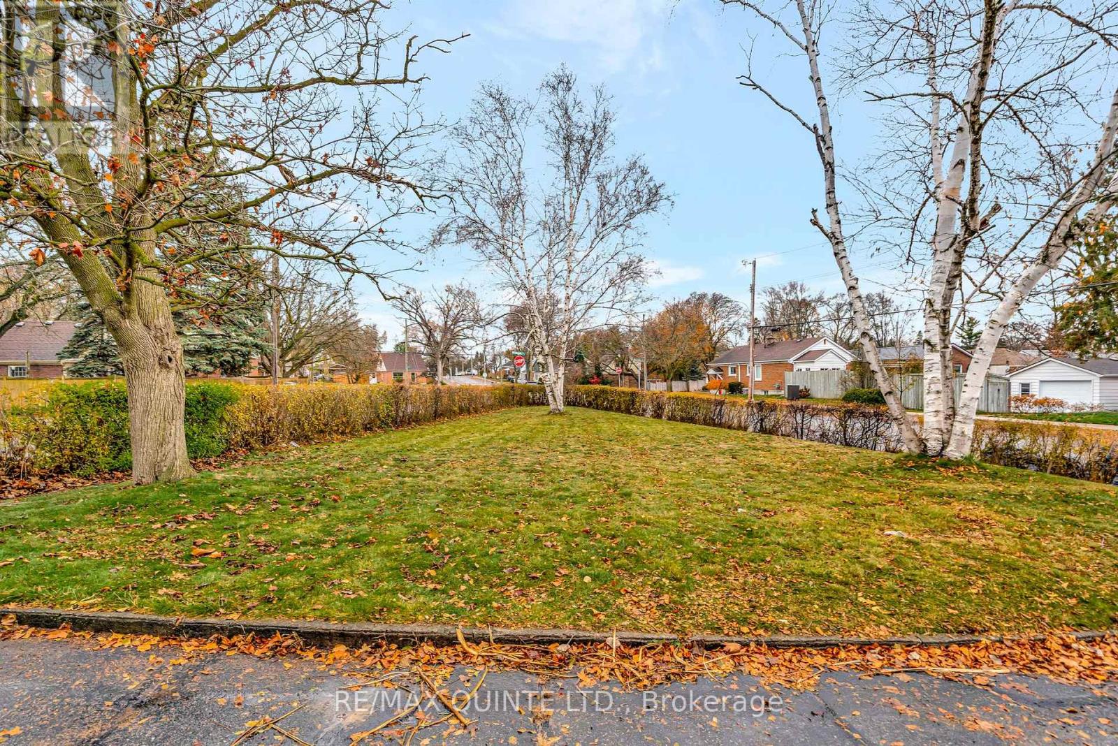 8 Greenlawn Avenue, Belleville, Ontario  K8N 4B5 - Photo 3 - X12574114