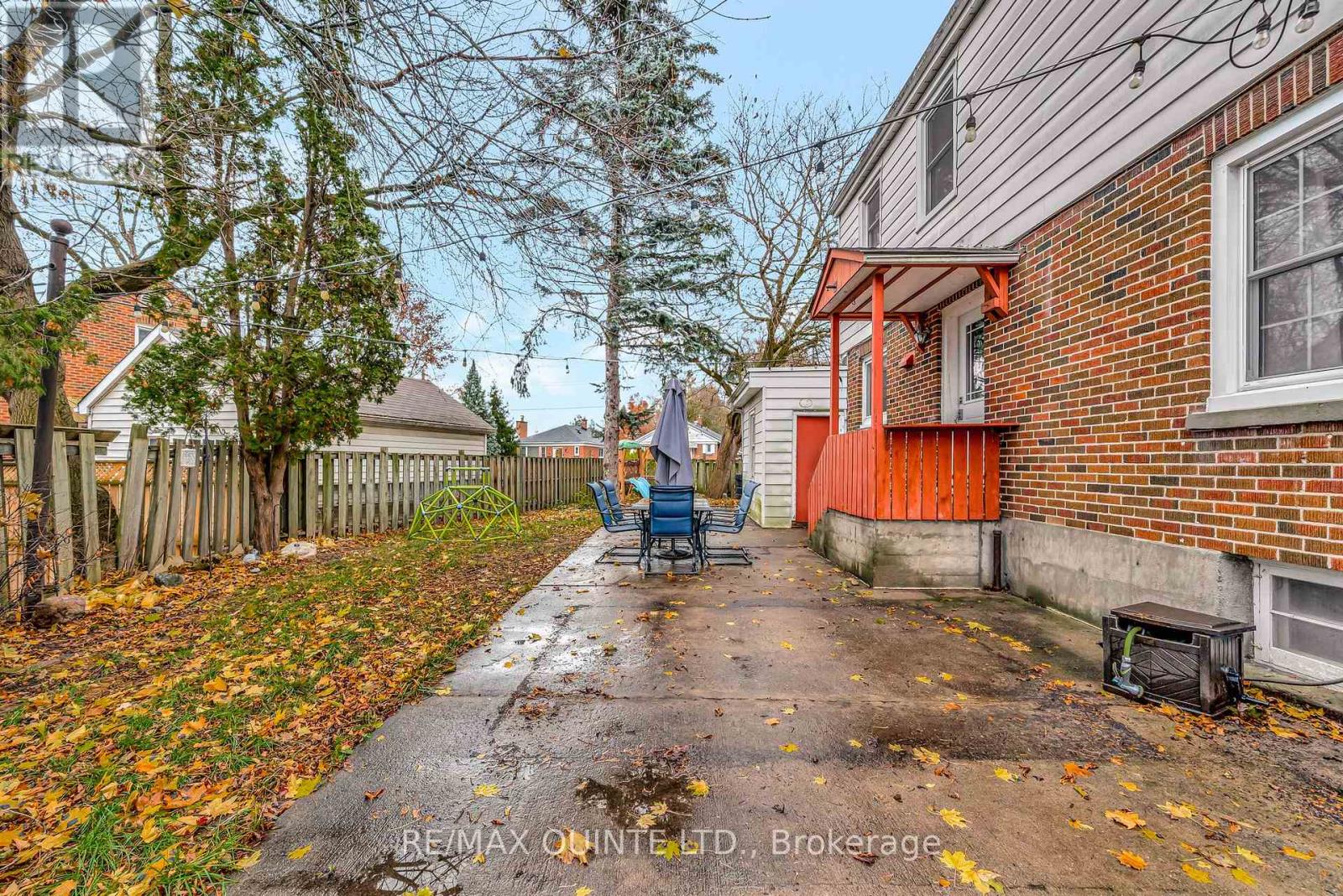 8 Greenlawn Avenue, Belleville, Ontario  K8N 4B5 - Photo 37 - X12574114