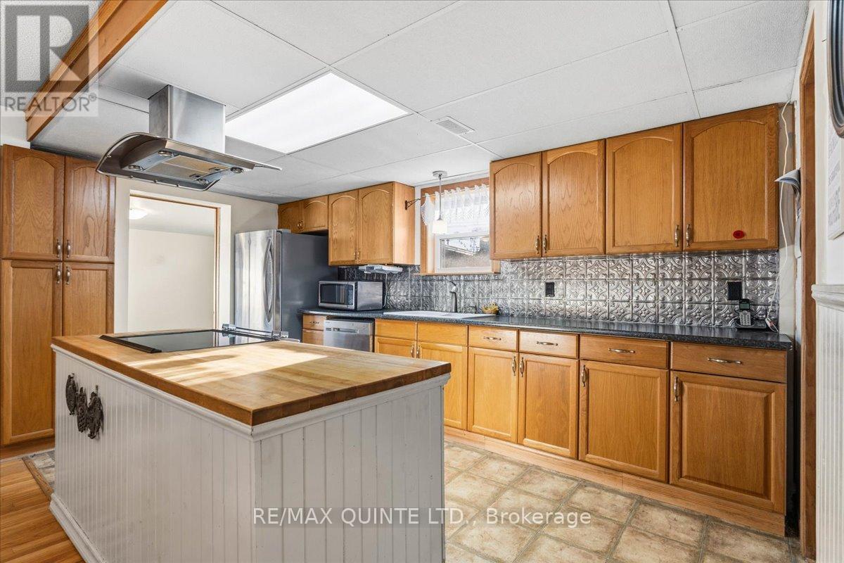 15 Gordon Street, Belleville, Ontario  K8P 3E4 - Photo 12 - X12576010