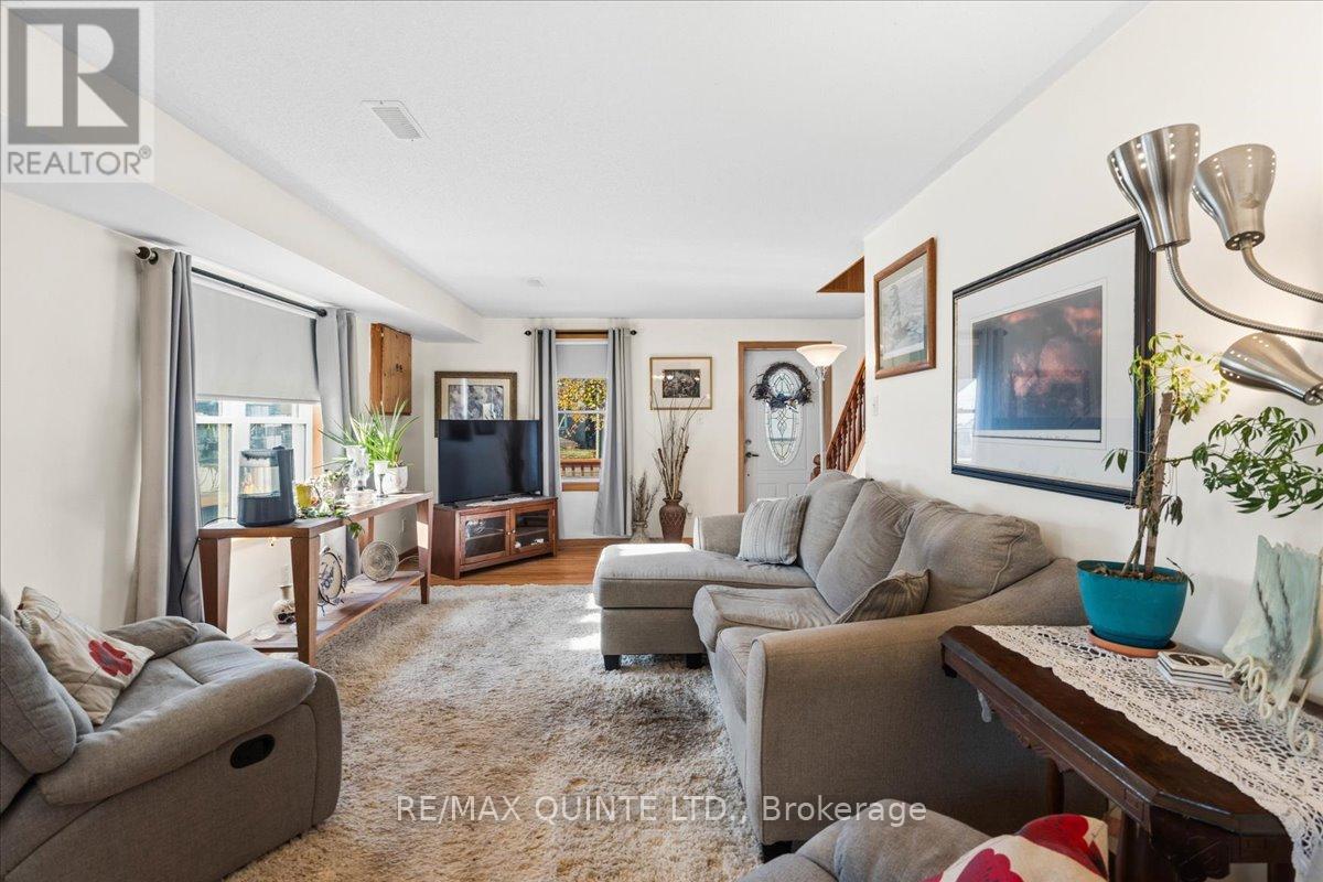 15 Gordon Street, Belleville, Ontario  K8P 3E4 - Photo 17 - X12576010