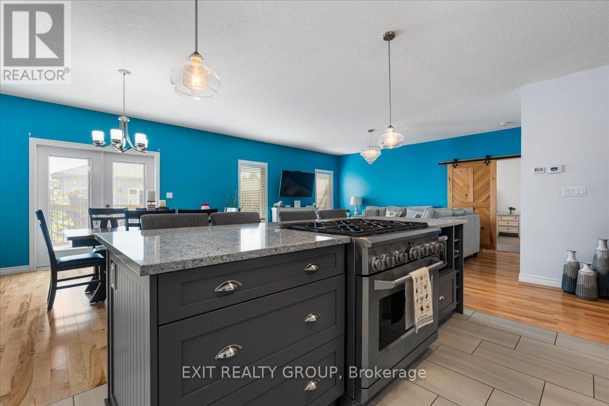 18 Gilbert Crescent, Prince Edward County, Ontario  K0K 3L0 - Photo 11 - X12579894