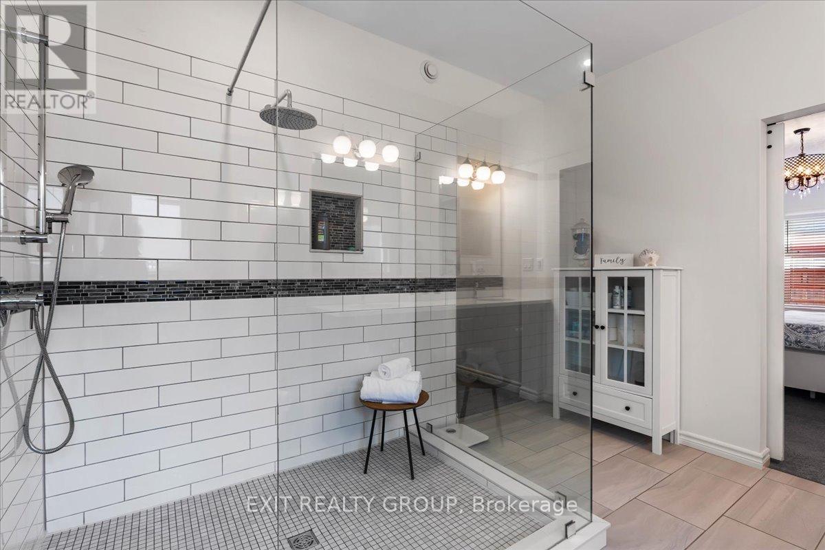 18 Gilbert Crescent, Prince Edward County, Ontario  K0K 3L0 - Photo 27 - X12579894