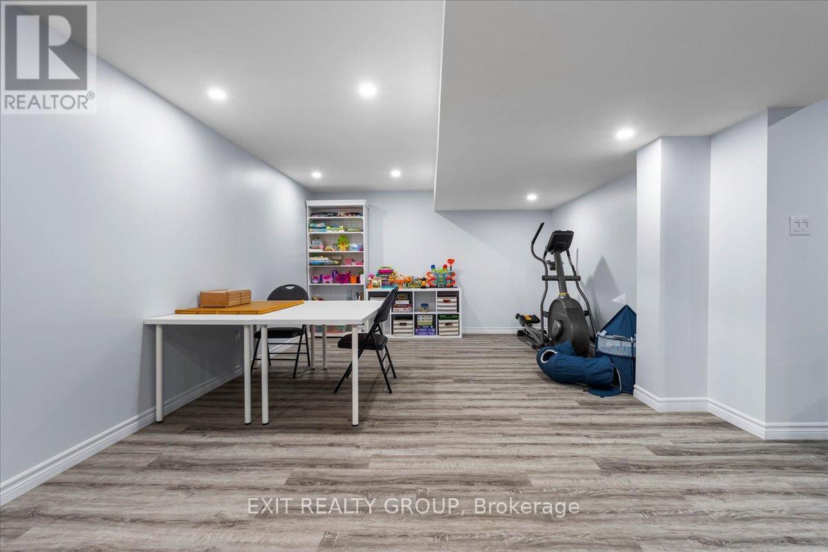 18 Gilbert Crescent, Prince Edward County, Ontario  K0K 3L0 - Photo 34 - X12579894