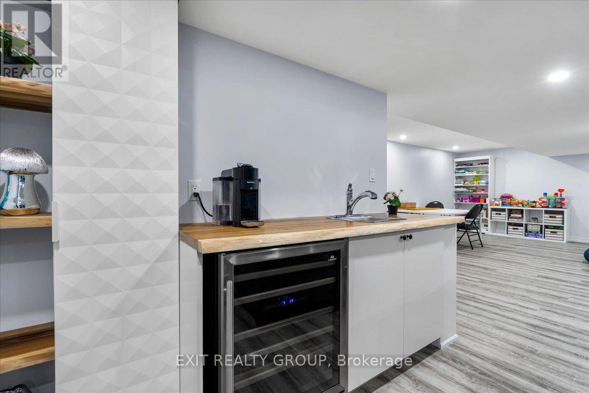 18 Gilbert Crescent, Prince Edward County, Ontario  K0K 3L0 - Photo 37 - X12579894