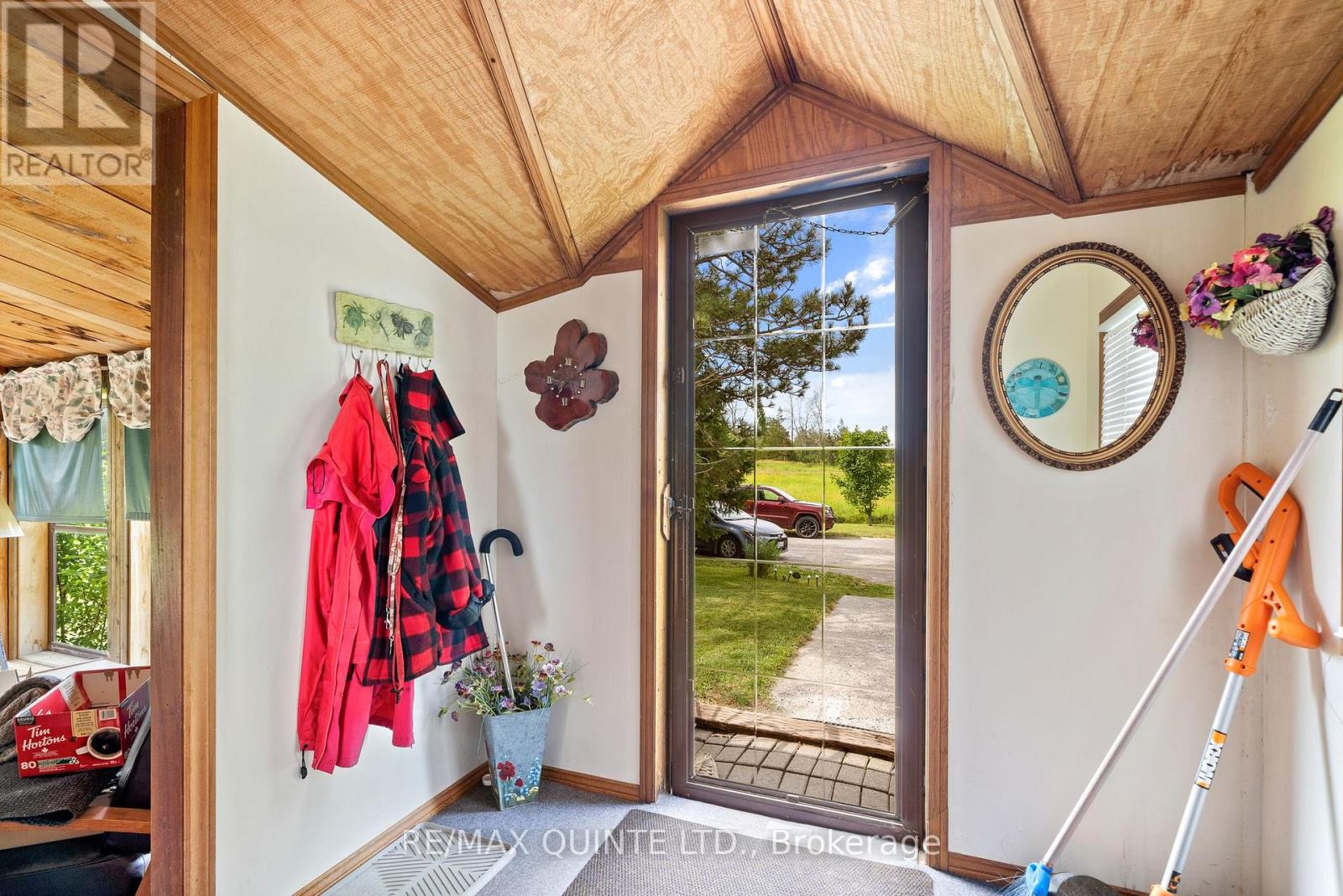 595 Elmbrook Road, Prince Edward County, Ontario  K0K 2T0 - Photo 5 - X12582234