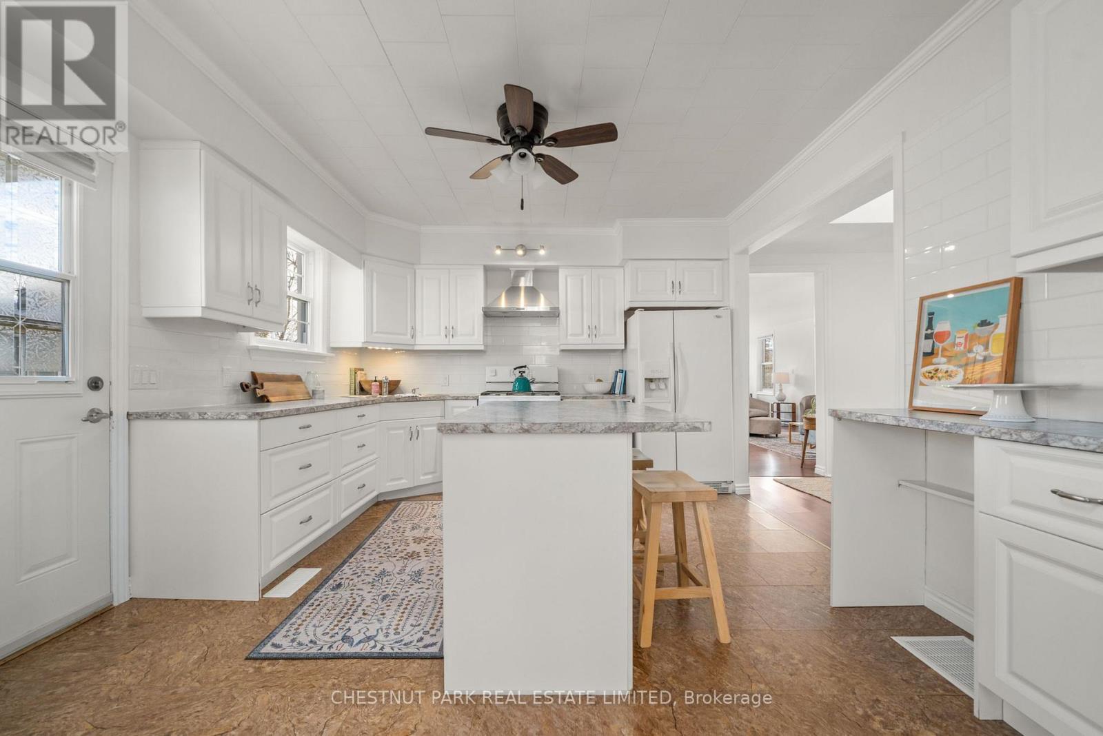 299 Noxon Avenue, Prince Edward County, Ontario  K0K 3L0 - Photo 11 - X12582424