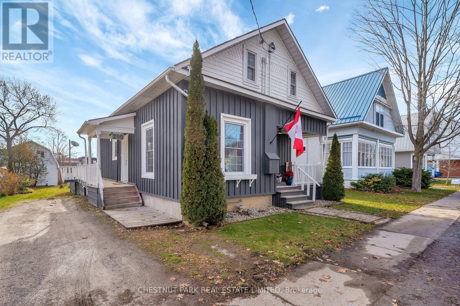 299 Noxon Avenue, Prince Edward County, Ontario  K0K 3L0 - Photo 2 - X12582424