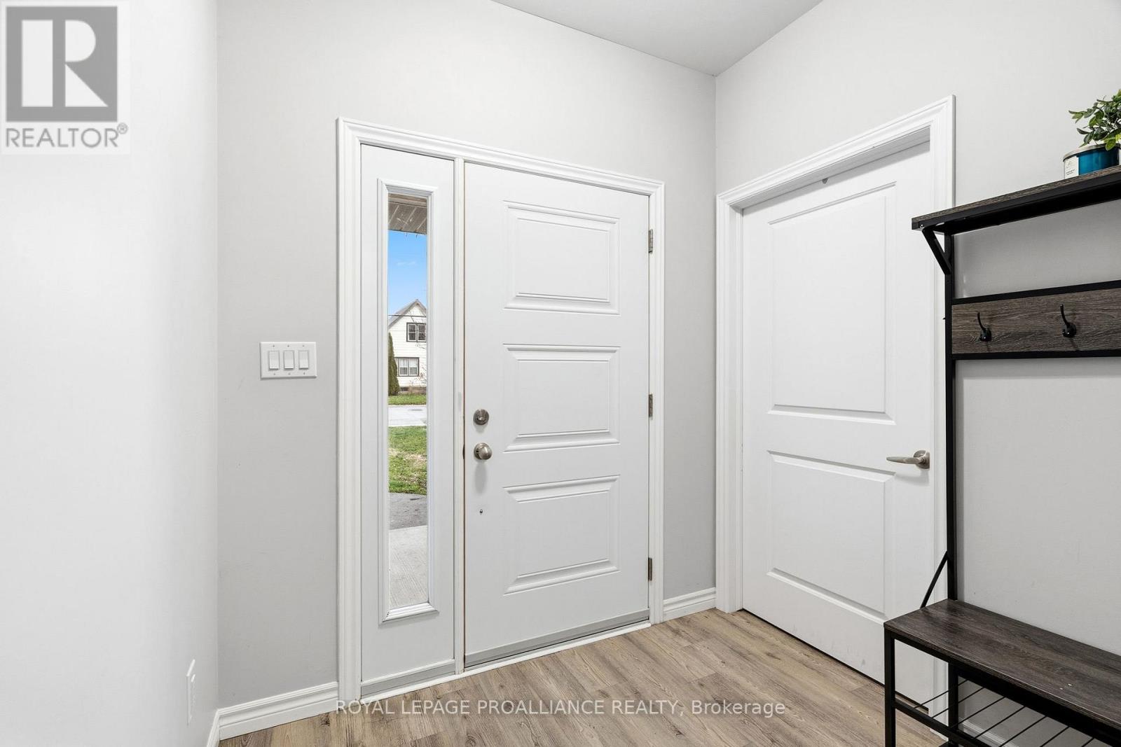 84 South George Street, Belleville, Ontario  K8N 3G9 - Photo 4 - X12583286