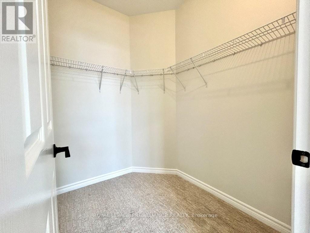 35 Athabaska Drive, Belleville, Ontario  K8N 0T1 - Photo 5 - X12585526