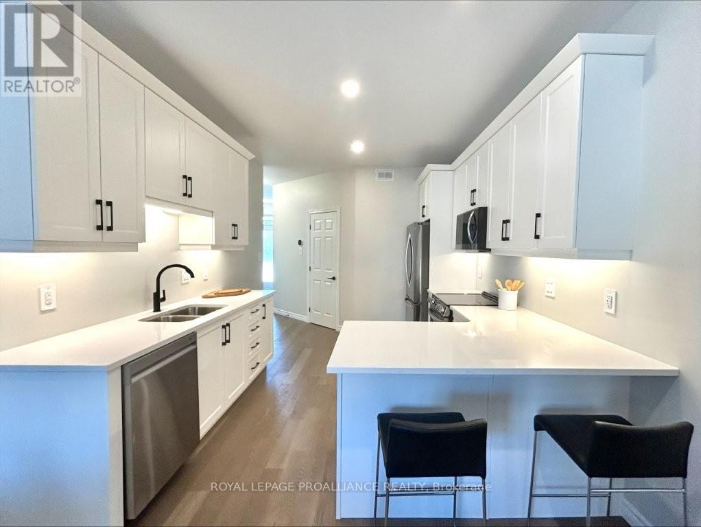 35 Athabaska Drive, Belleville, Ontario  K8N 0T1 - Photo 9 - X12585526