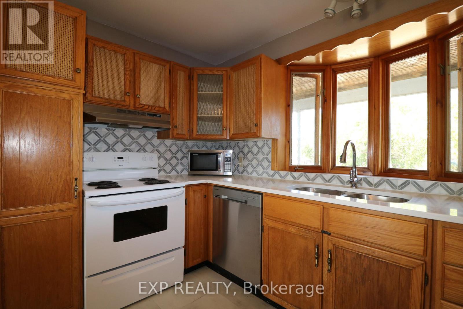 3090 County Rd 10 Road, Prince Edward County, Ontario  K0K 2P0 - Photo 10 - X12590842