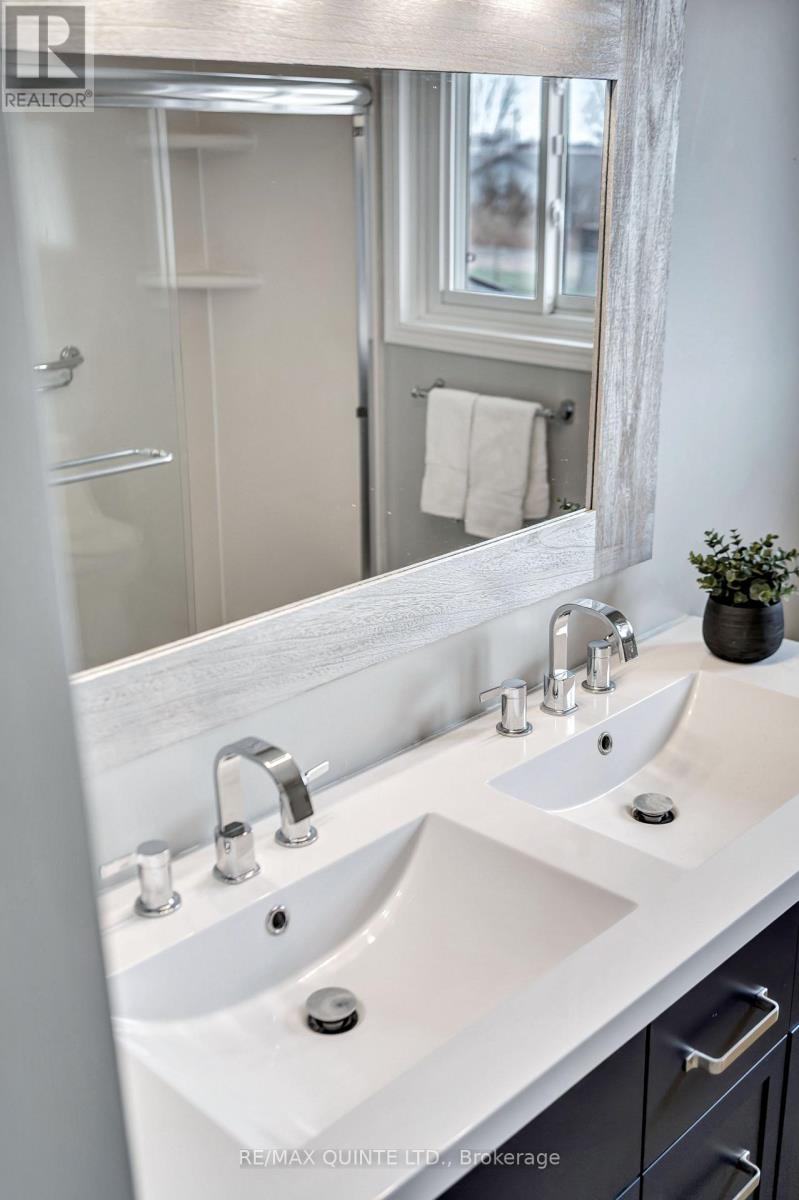 94 Cloverleaf Drive, Belleville, Ontario  K8N 4Z5 - Photo 14 - X12593686