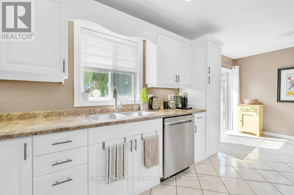 12 Stonegate Crescent, Quinte West, Ontario  K0K 2C0 - Photo 16 - X12597504