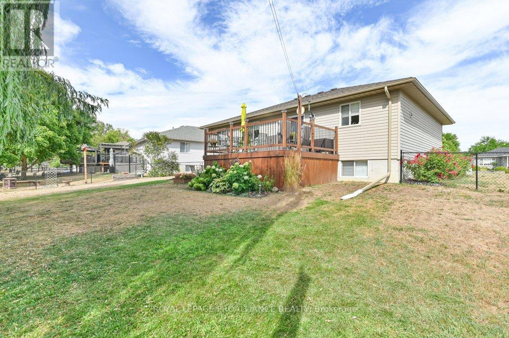 12 Stonegate Crescent, Quinte West, Ontario  K0K 2C0 - Photo 34 - X12597504