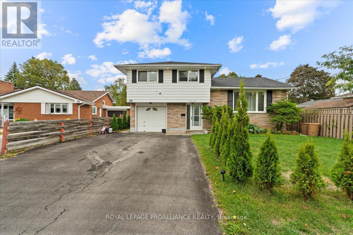 44 MEADOWVALE AVENUE, Belleville, Ontario