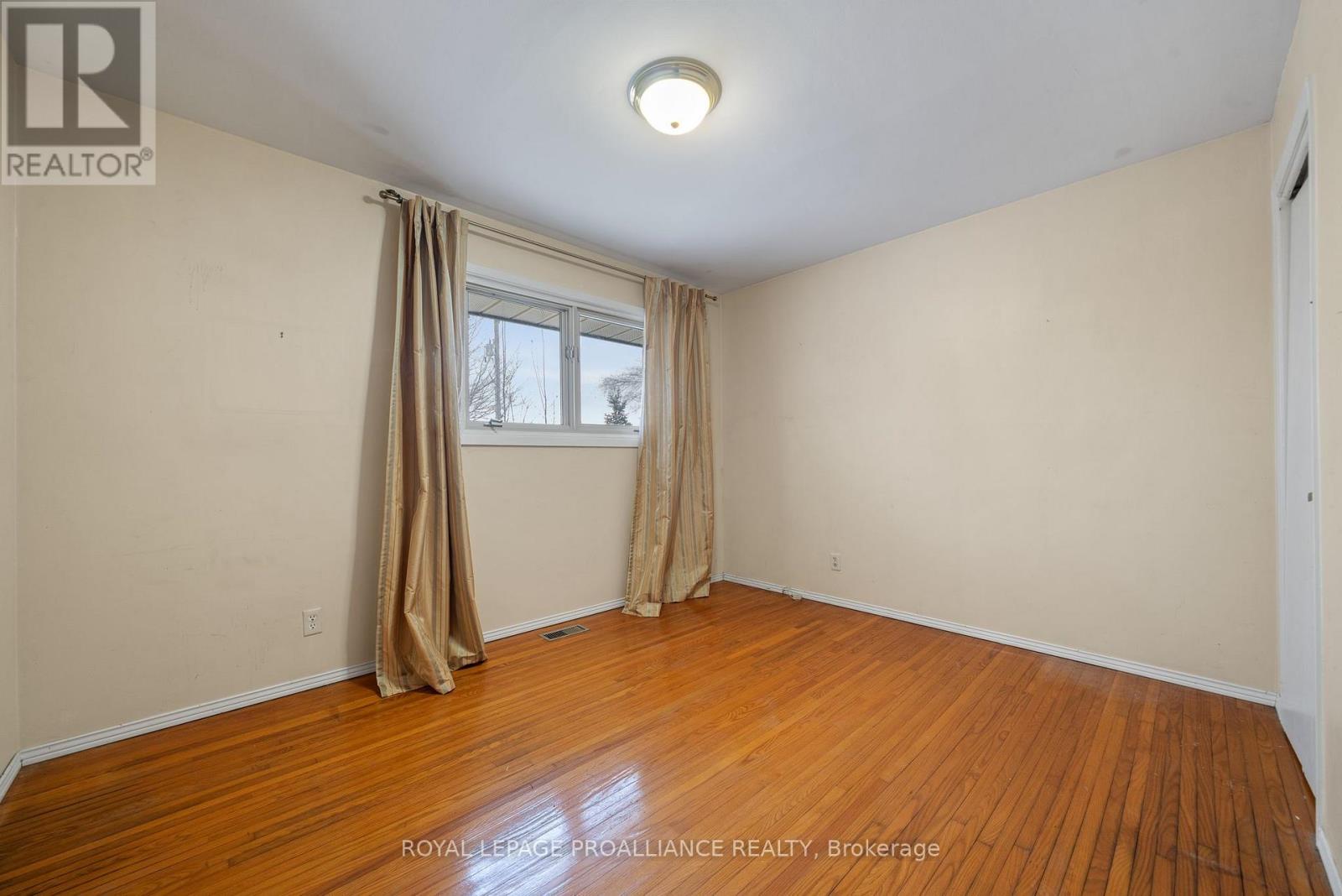 1237 Victoria Road, Prince Edward County, Ontario  K0K 1A0 - Photo 29 - X12604910