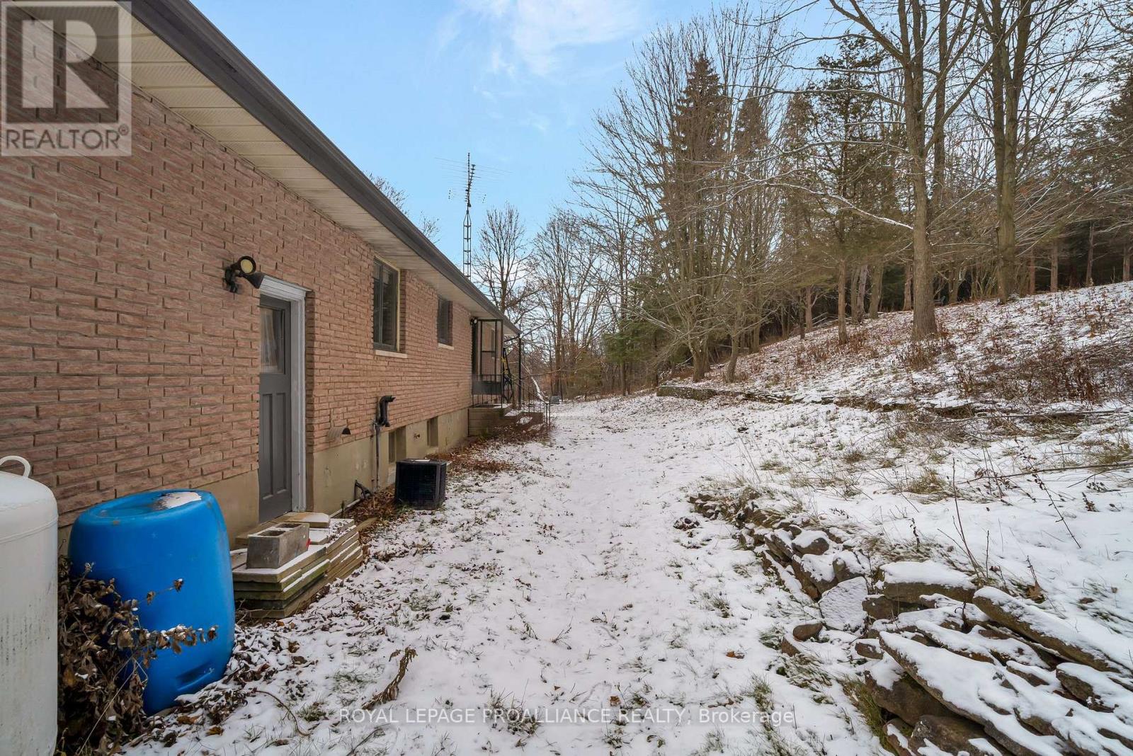 1237 Victoria Road, Prince Edward County, Ontario  K0K 1A0 - Photo 33 - X12604910