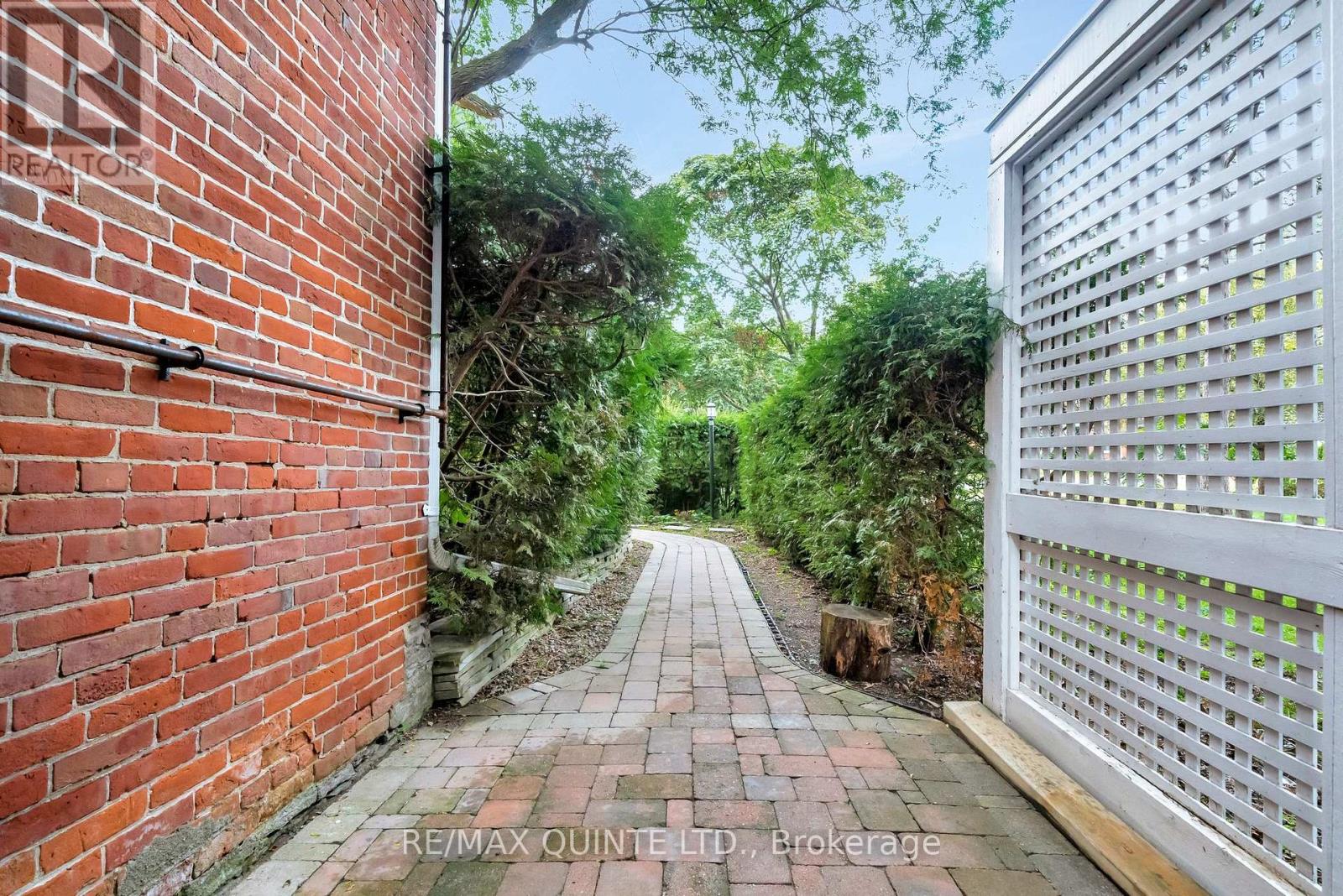 5 - 99 Bridge Street E, Belleville, Ontario  K8N 1M2 - Photo 32 - X12609286