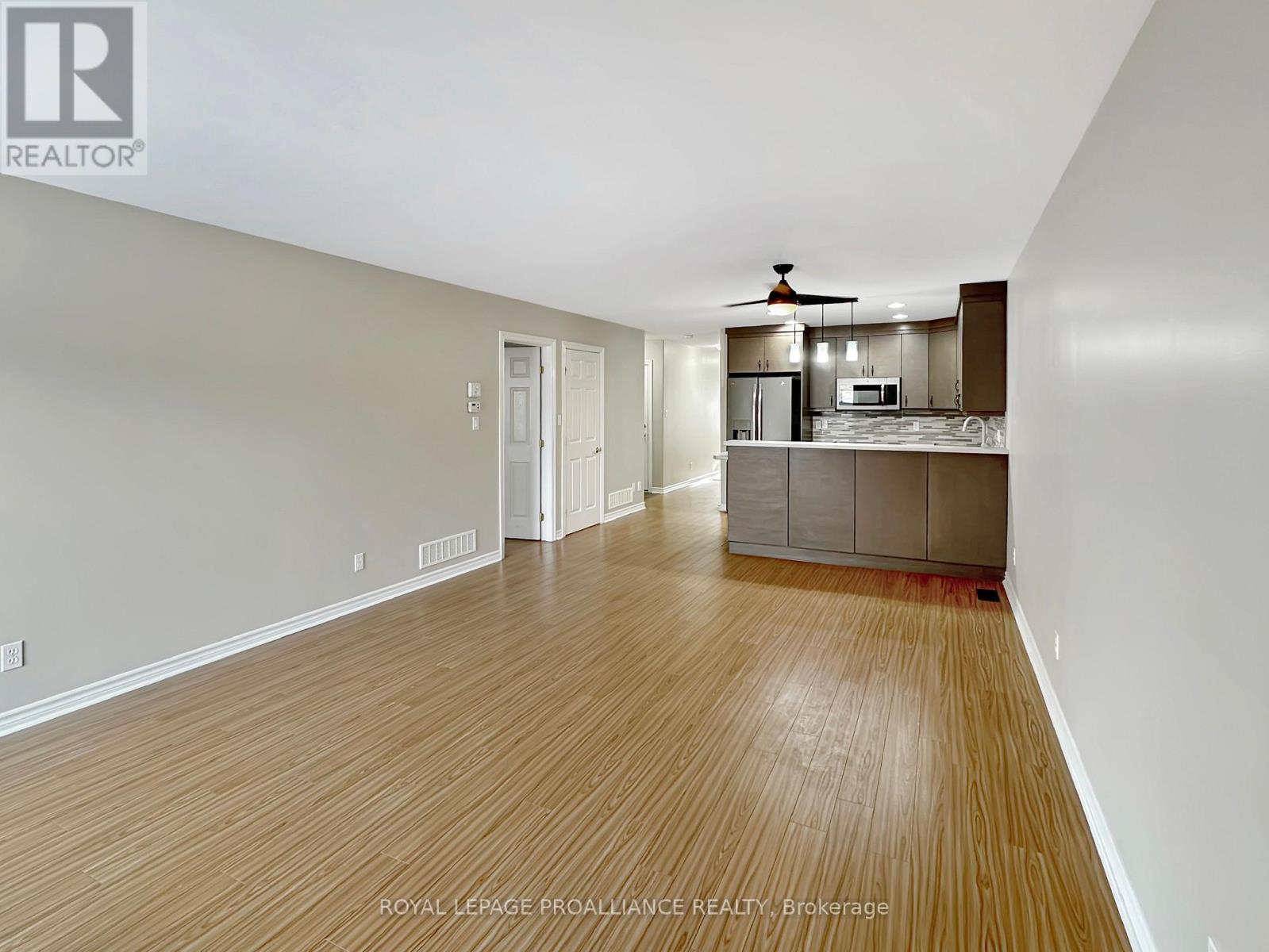 53 Sarah Court, Belleville, Ontario  K8P 0B2 - Photo 9 - X12610370