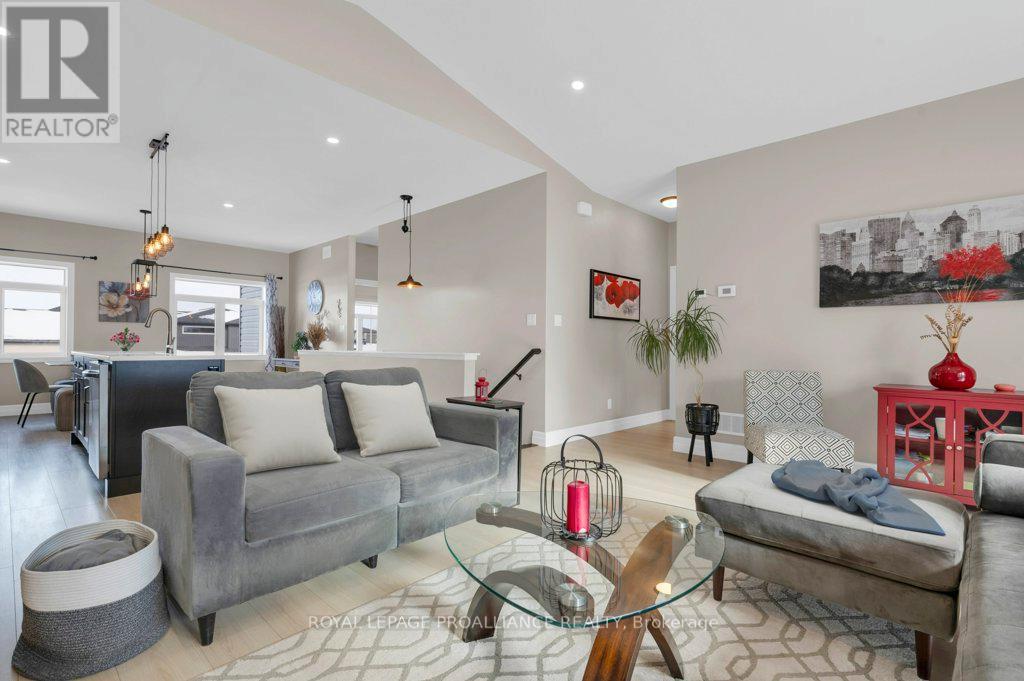 53 Meagan Lane, Quinte West, Ontario  K0K 2C0 - Photo 15 - X12610408