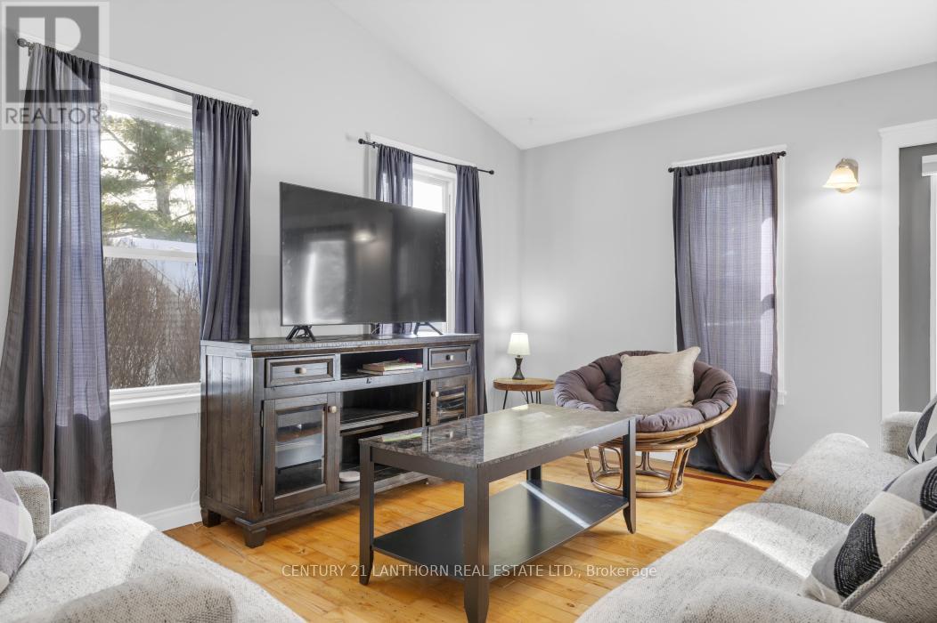 337 Jarvis Road, Madoc, Ontario  K0K 2K0 - Photo 18 - X12616360