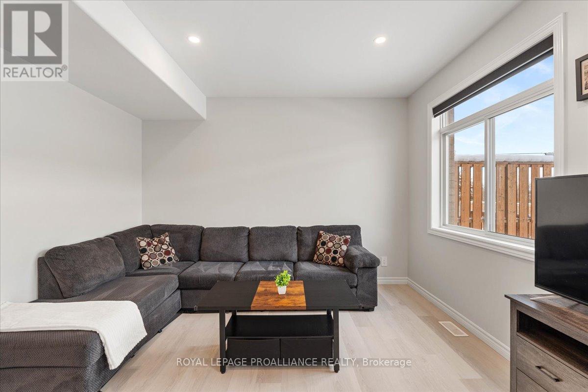 18 Miramichi Street, Belleville, Ontario  K8N 0T3 - Photo 15 - X12634196